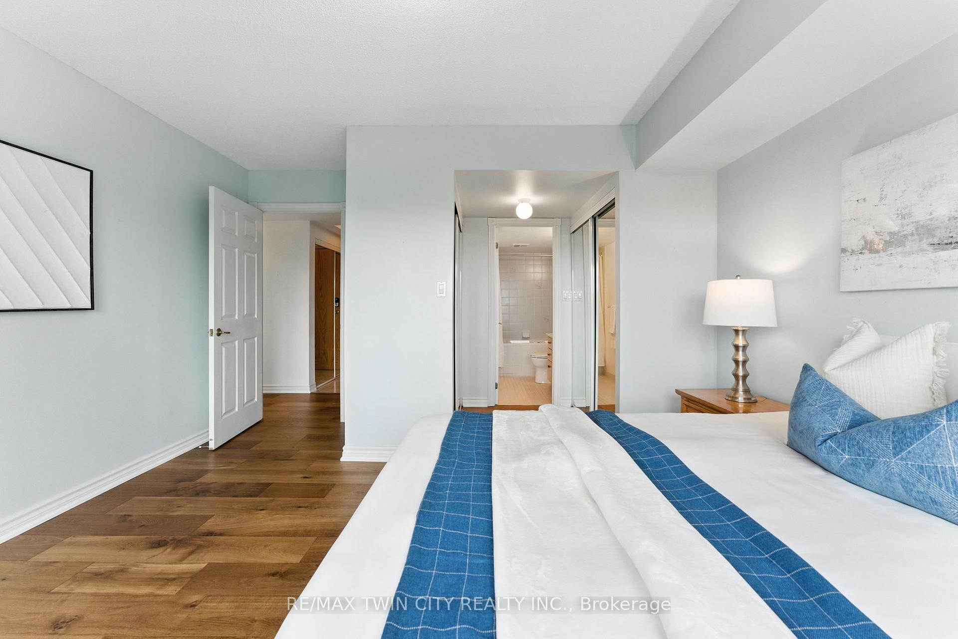 Photo 21 of Unit 1104, 237 King Street W, Cambridge — HOMEH