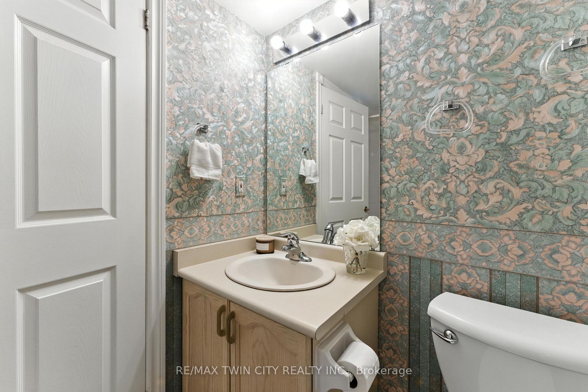 Photo 23 of Unit 1104, 237 King Street W, Cambridge — HOMEH