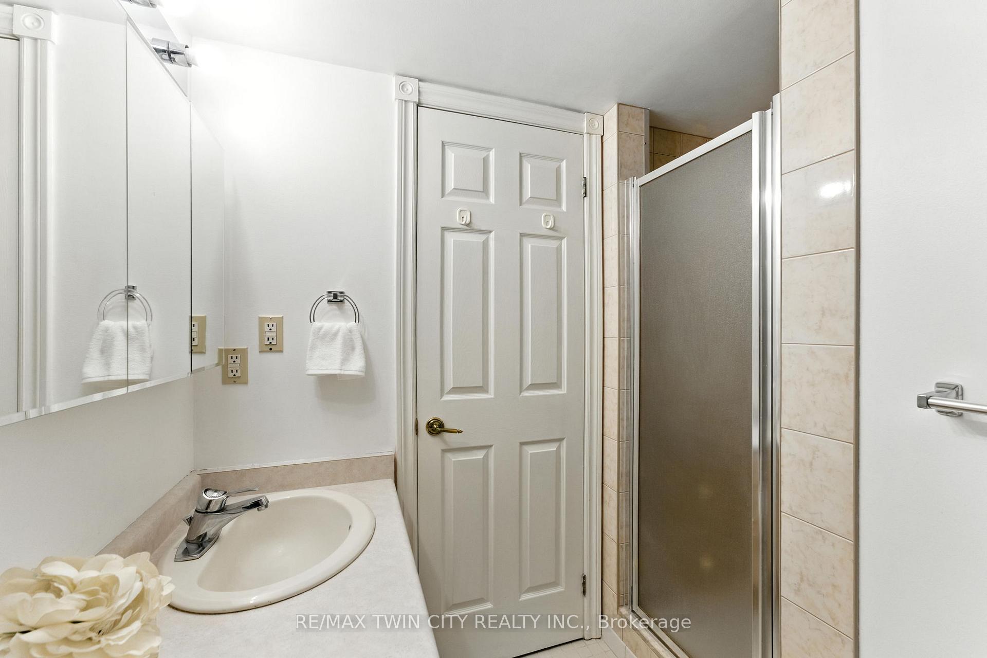 Photo 24 of Unit 1104, 237 King Street W, Cambridge — HOMEH