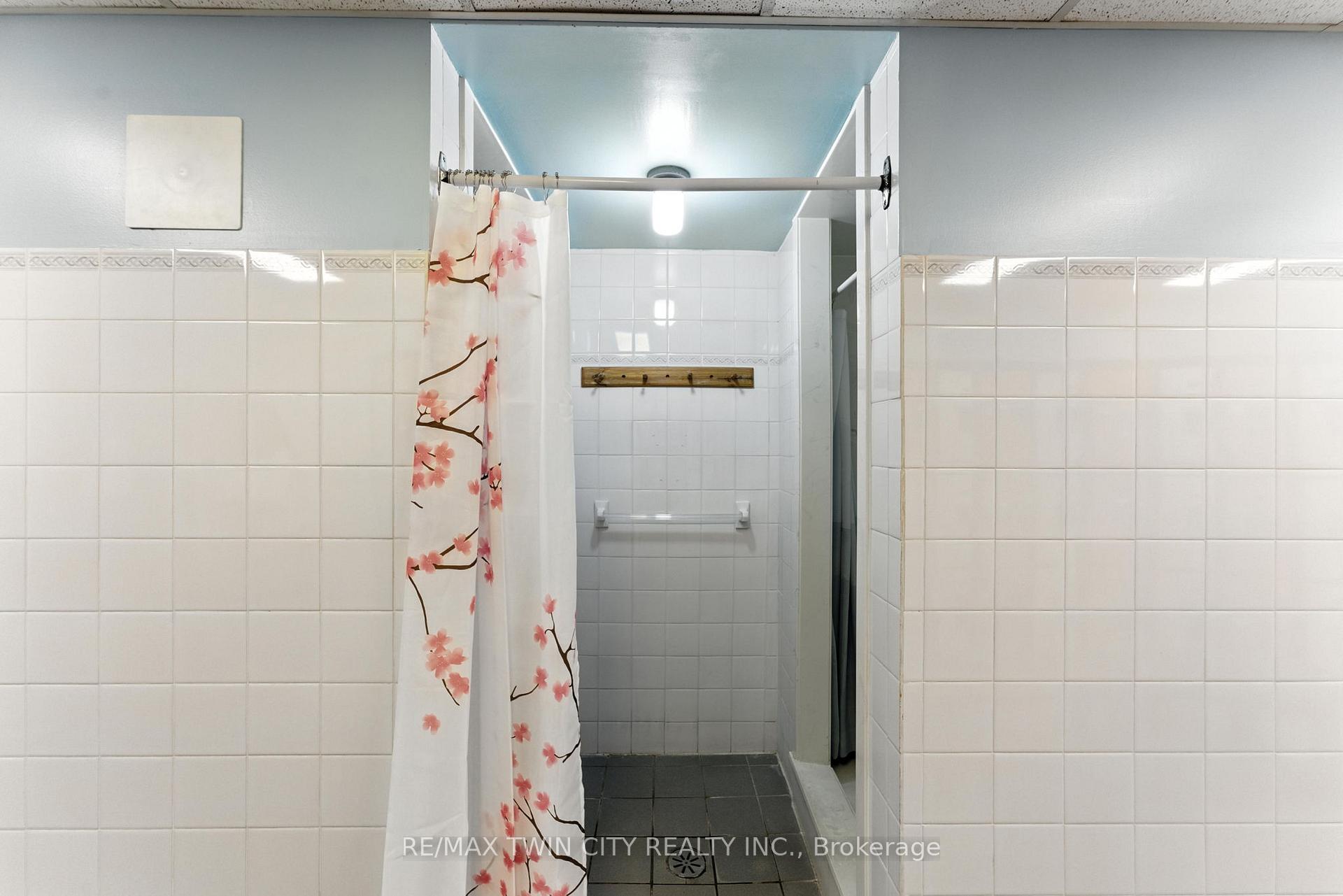 Photo 35 of Unit 1104, 237 King Street W, Cambridge — HOMEH