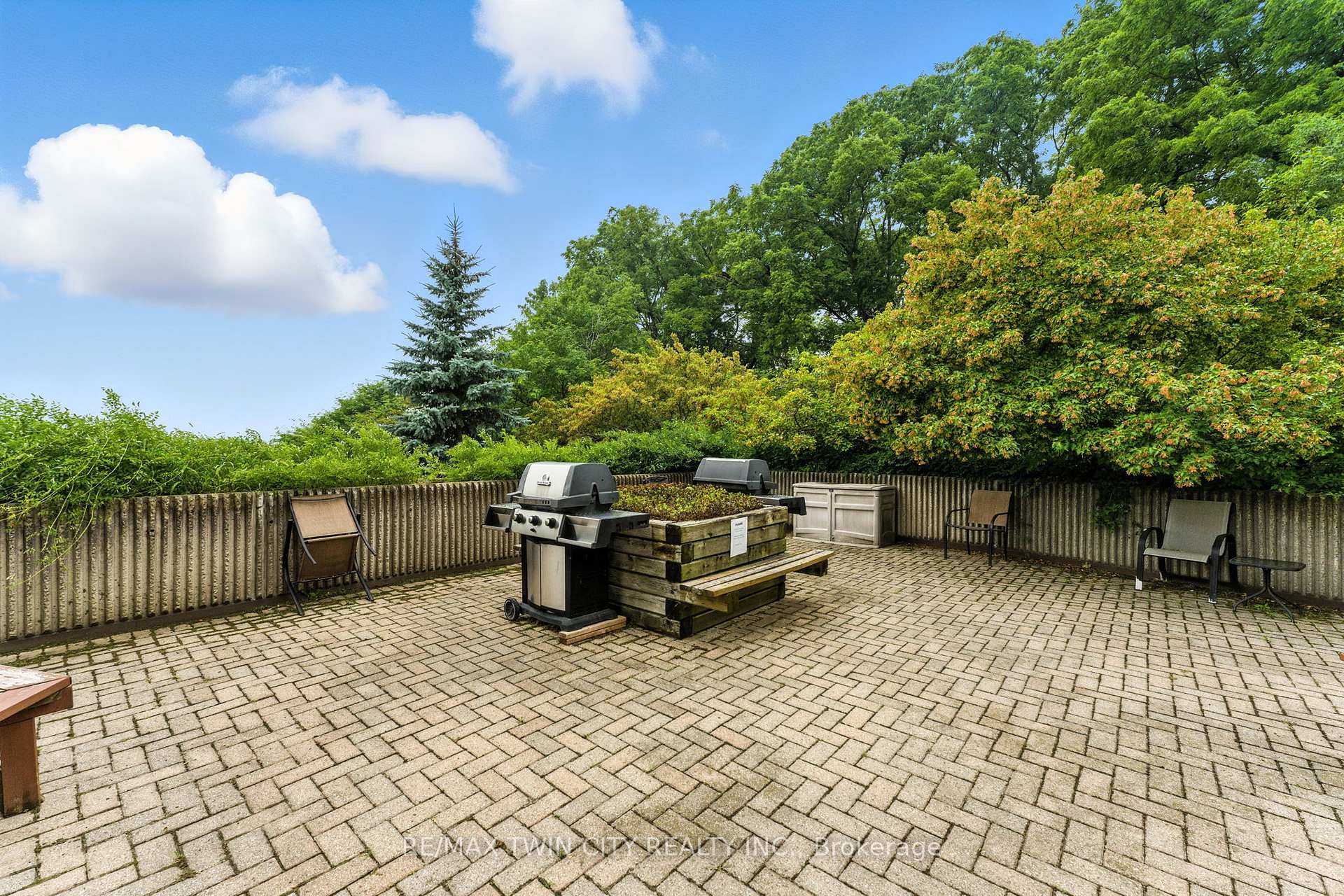 Photo 42 of Unit 1104, 237 King Street W, Cambridge — HOMEH