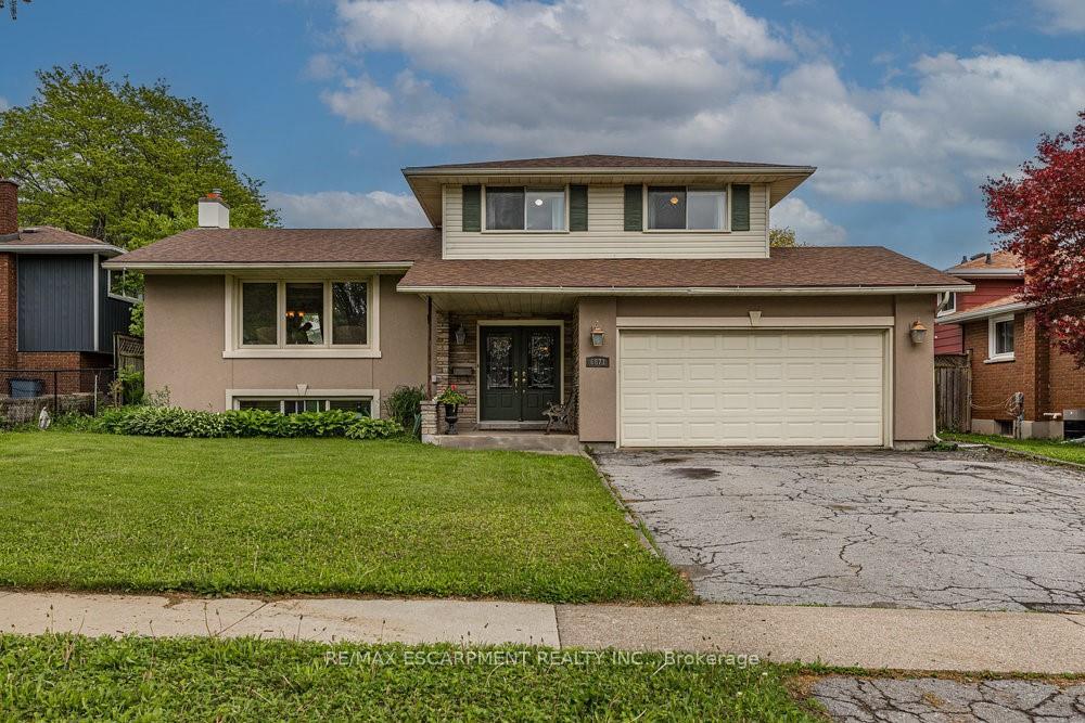 Front of 6871 Corwin Crescent