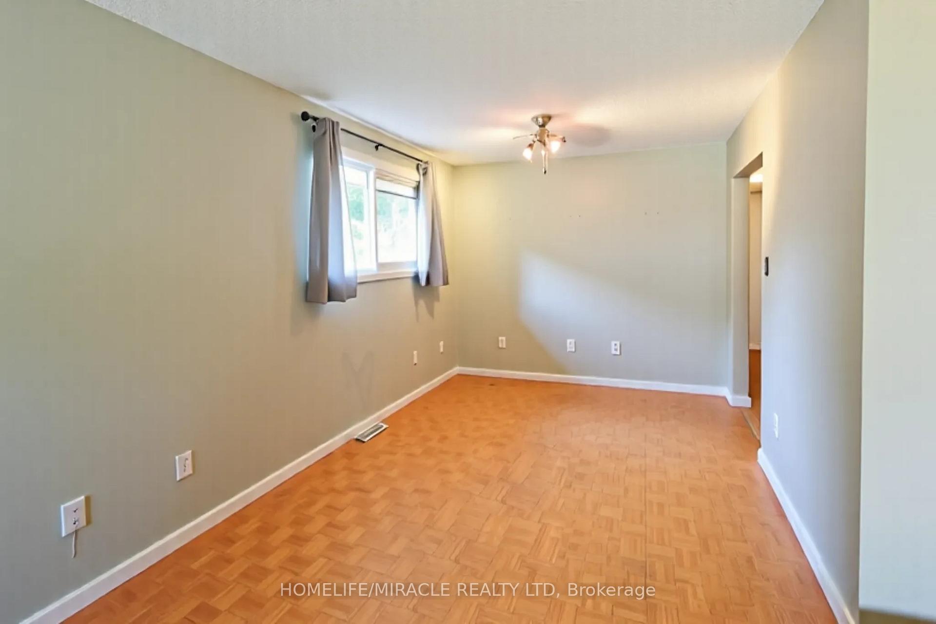 Photo 13 of 36 Arrowhead Place, Kitchener — HOMEH