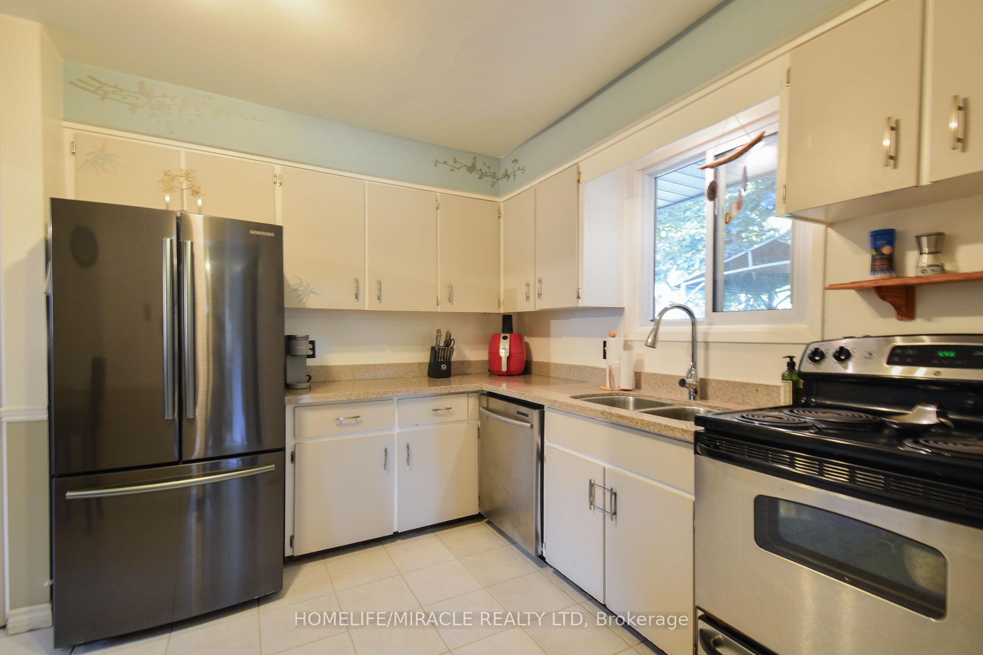 Photo 17 of 36 Arrowhead Place, Kitchener — HOMEH