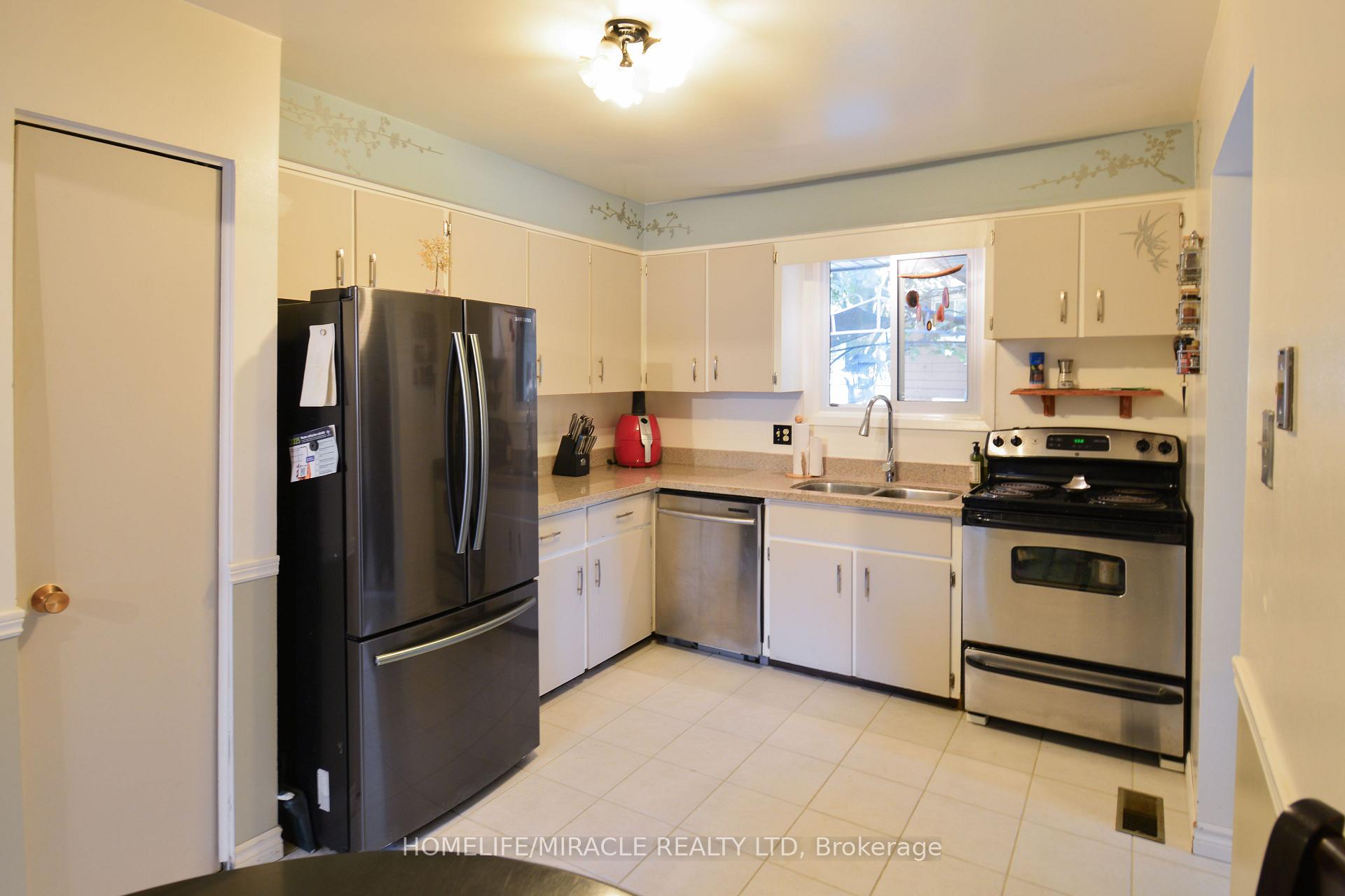 Photo 18 of 36 Arrowhead Place, Kitchener — HOMEH