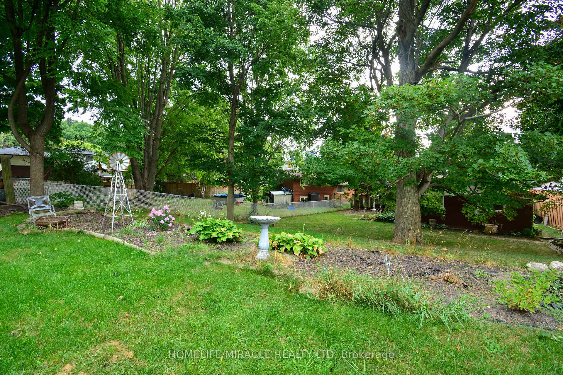 Photo 32 of 36 Arrowhead Place, Kitchener — HOMEH