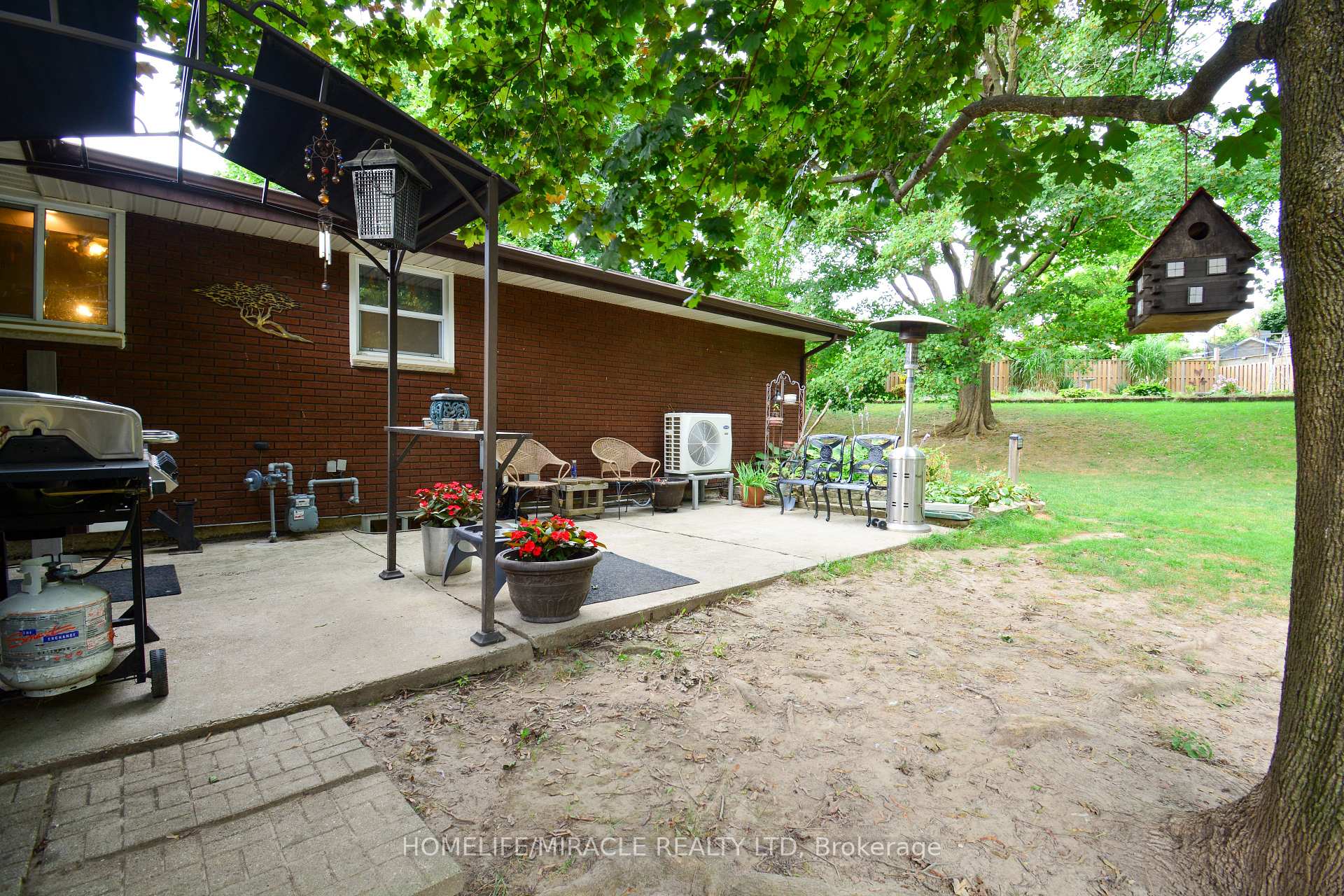 Photo 33 of 36 Arrowhead Place, Kitchener — HOMEH