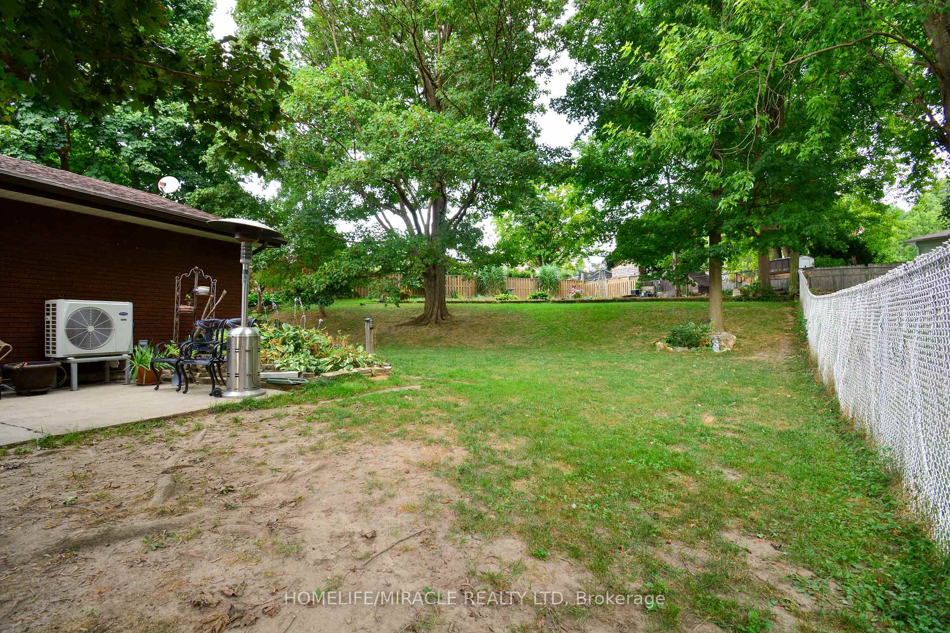 Photo 37 of 36 Arrowhead Place, Kitchener — HOMEH