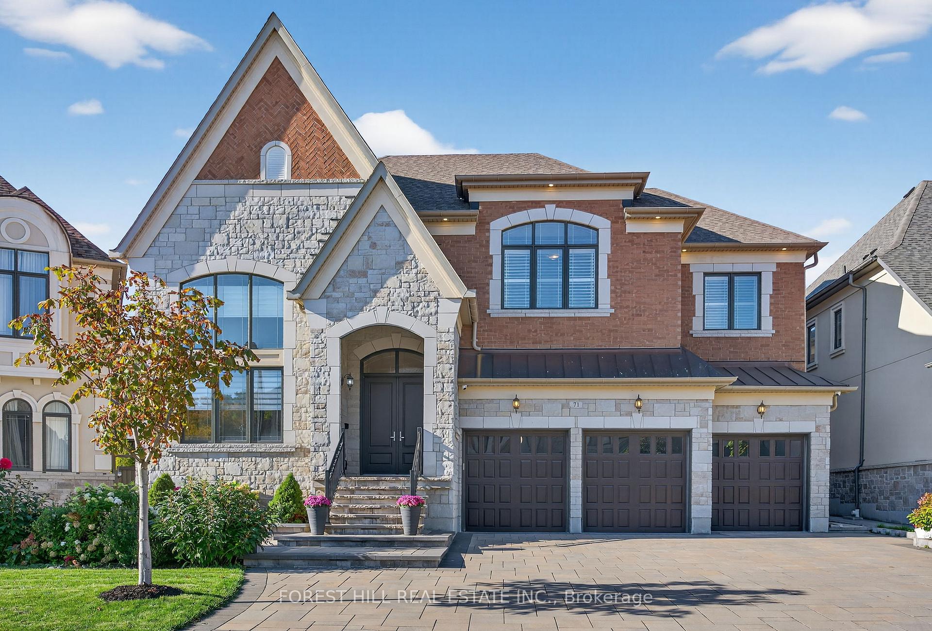 Photo 2 of 71 Sofia Olivia Crescent, Vaughan, Patterson — HOMEH