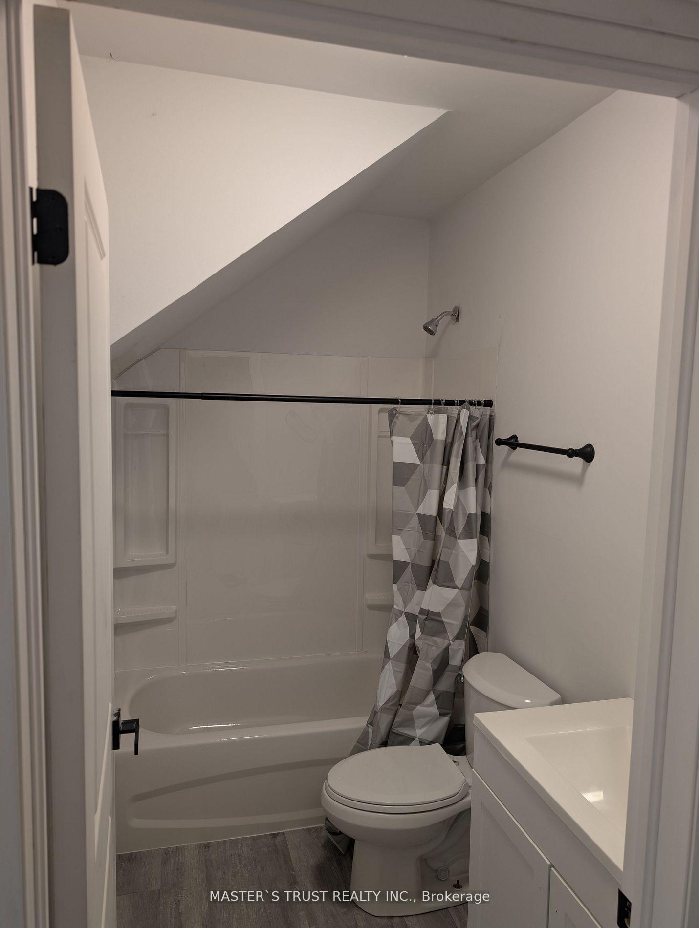 Photo 3 of Unit 5, 54 Main Street S, Uxbridge — HOMEH
