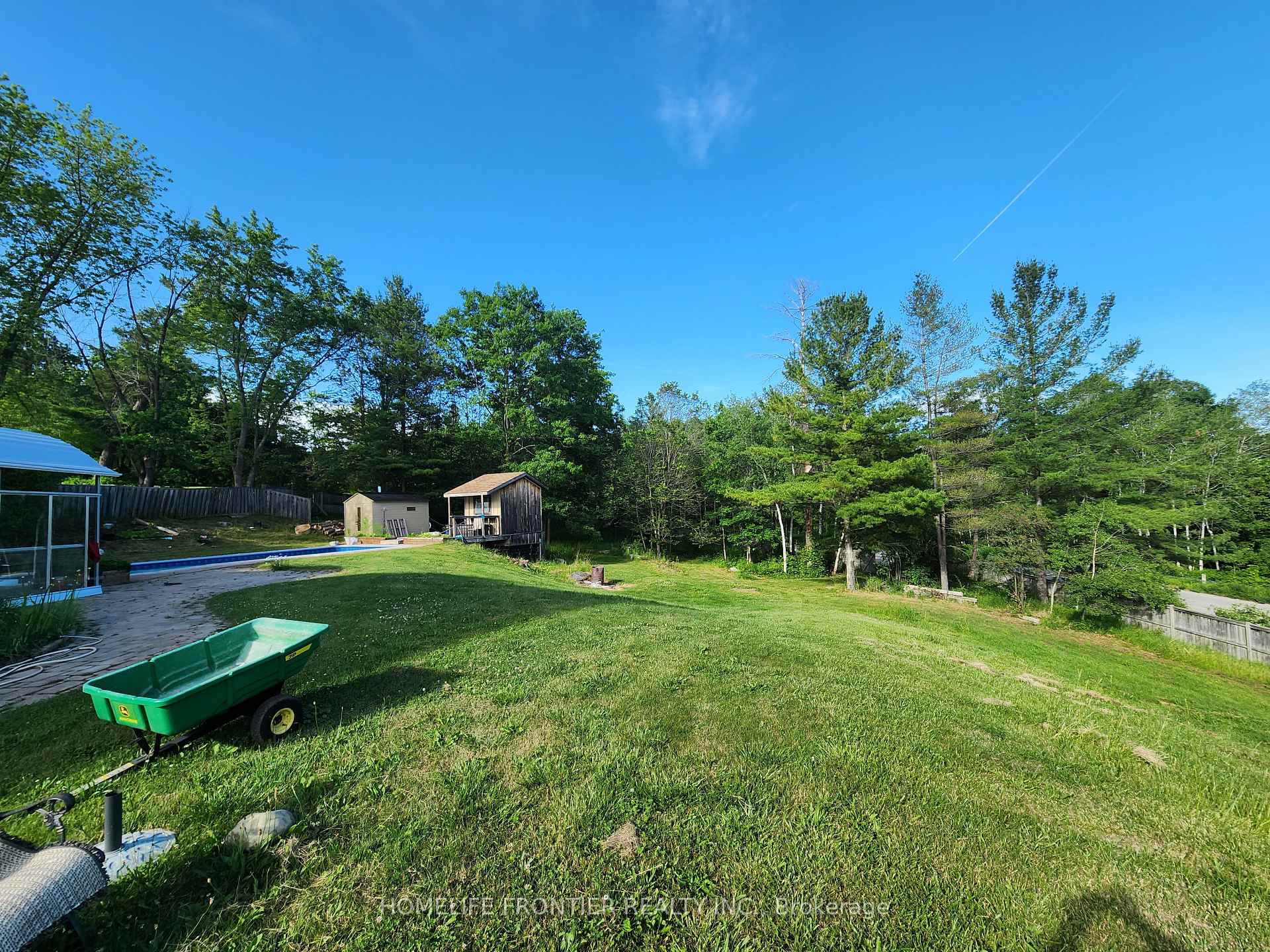 Photo 5 of 3 Mandalane Drive, King, Schomberg — HOMEH