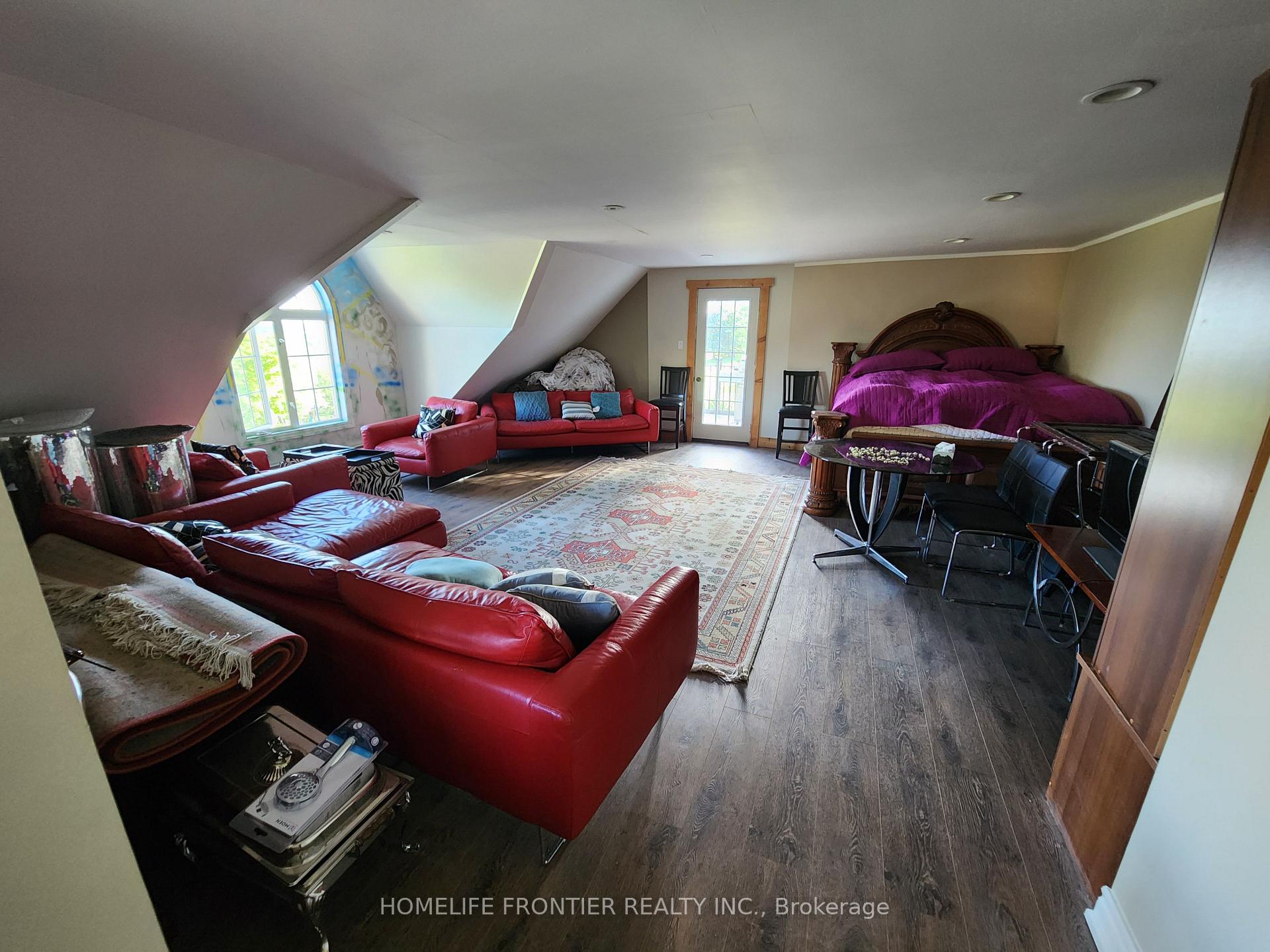 Photo 24 of 3 Mandalane Drive, King, Schomberg — HOMEH