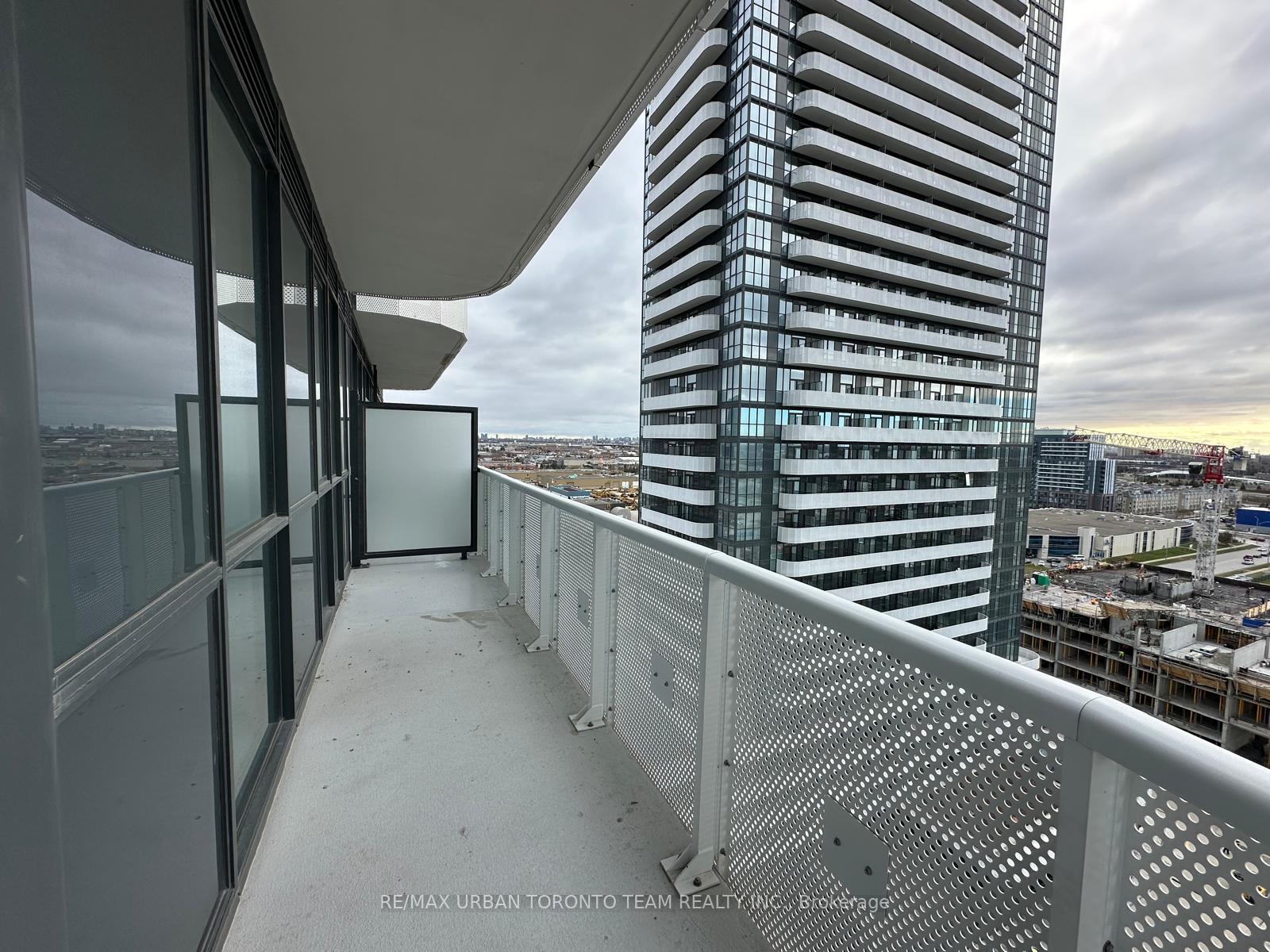 Photo 7 of Unit 1612, 8 Interchange Way, Vaughan, Vaughan Corporate Centre — HOMEH
