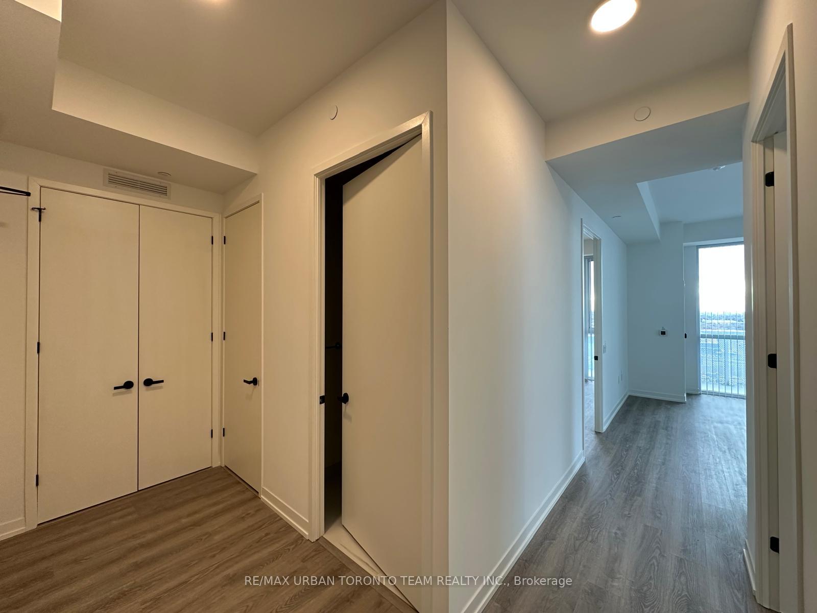 Photo 9 of Unit 1612, 8 Interchange Way, Vaughan, Vaughan Corporate Centre — HOMEH