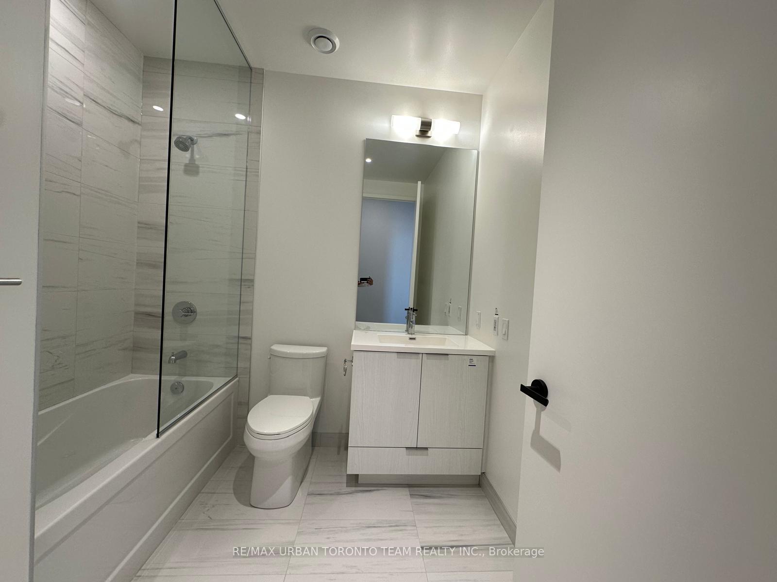 Photo 12 of Unit 1612, 8 Interchange Way, Vaughan, Vaughan Corporate Centre — HOMEH