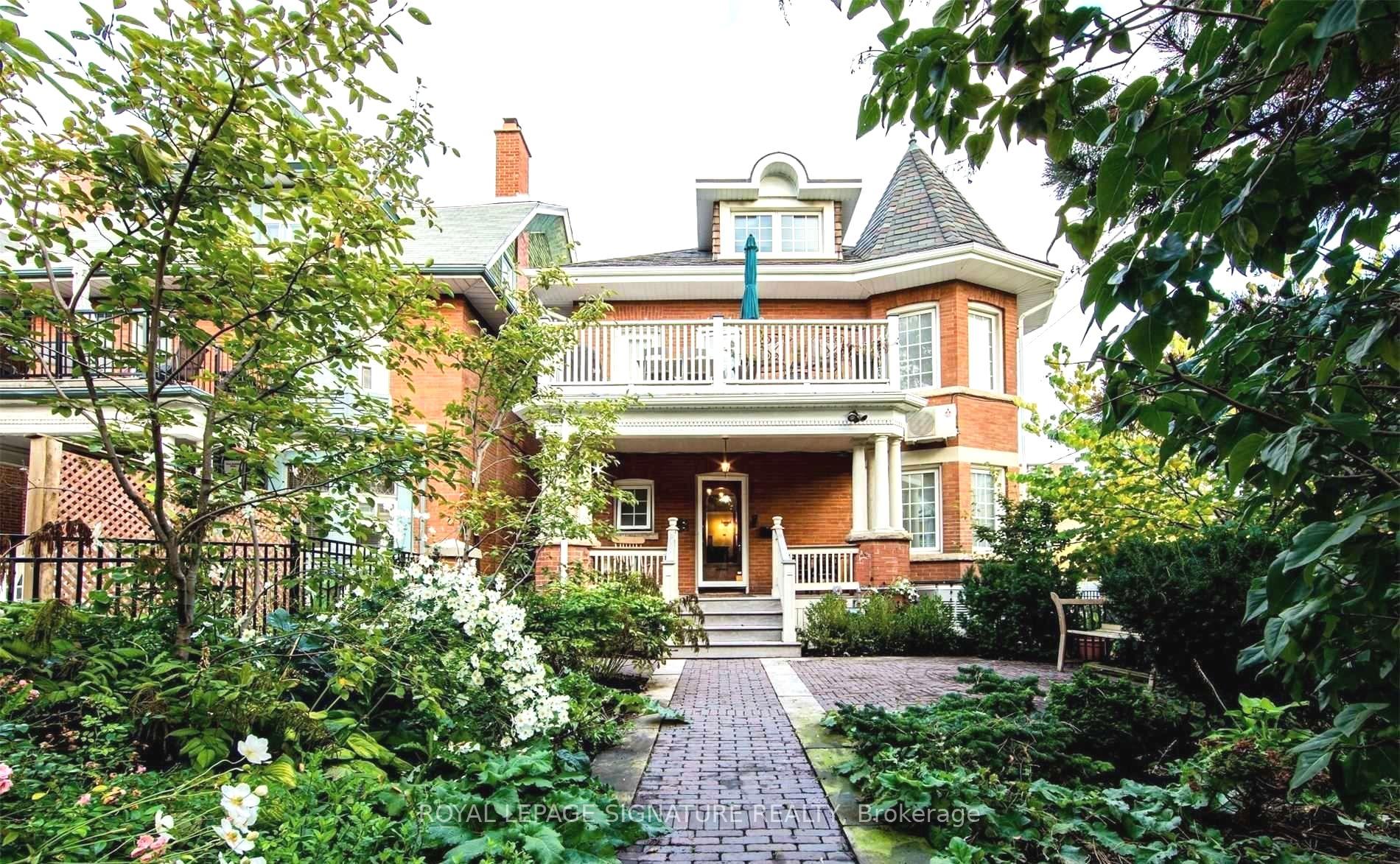 Front of 1 Maynard Avenue S