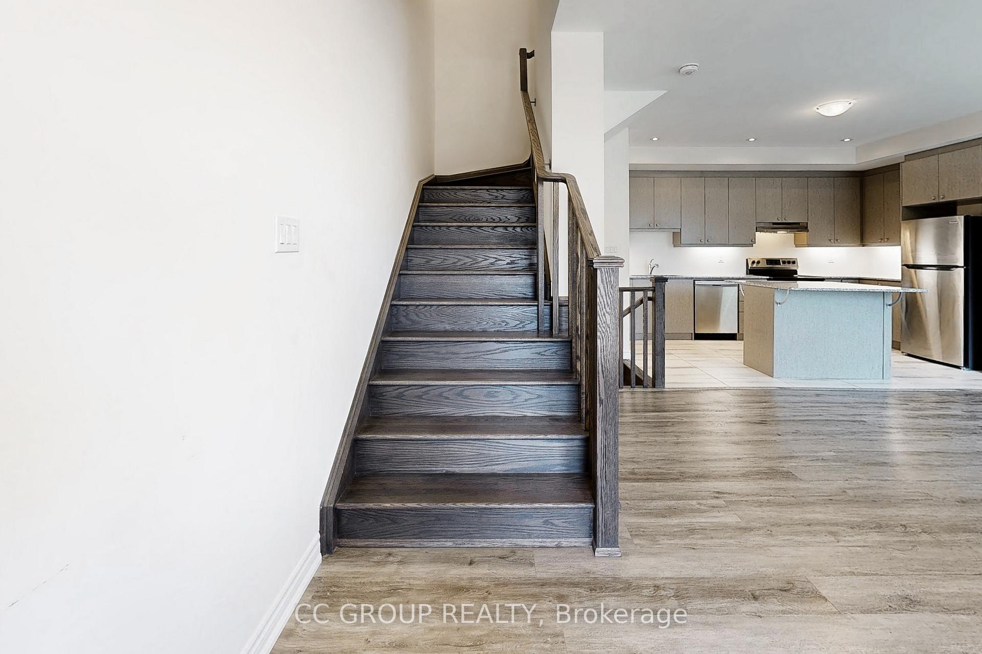 Photo 36 of 30 Thomas Frisby Jr Crescent, Markham, Victoria Square — HOMEH
