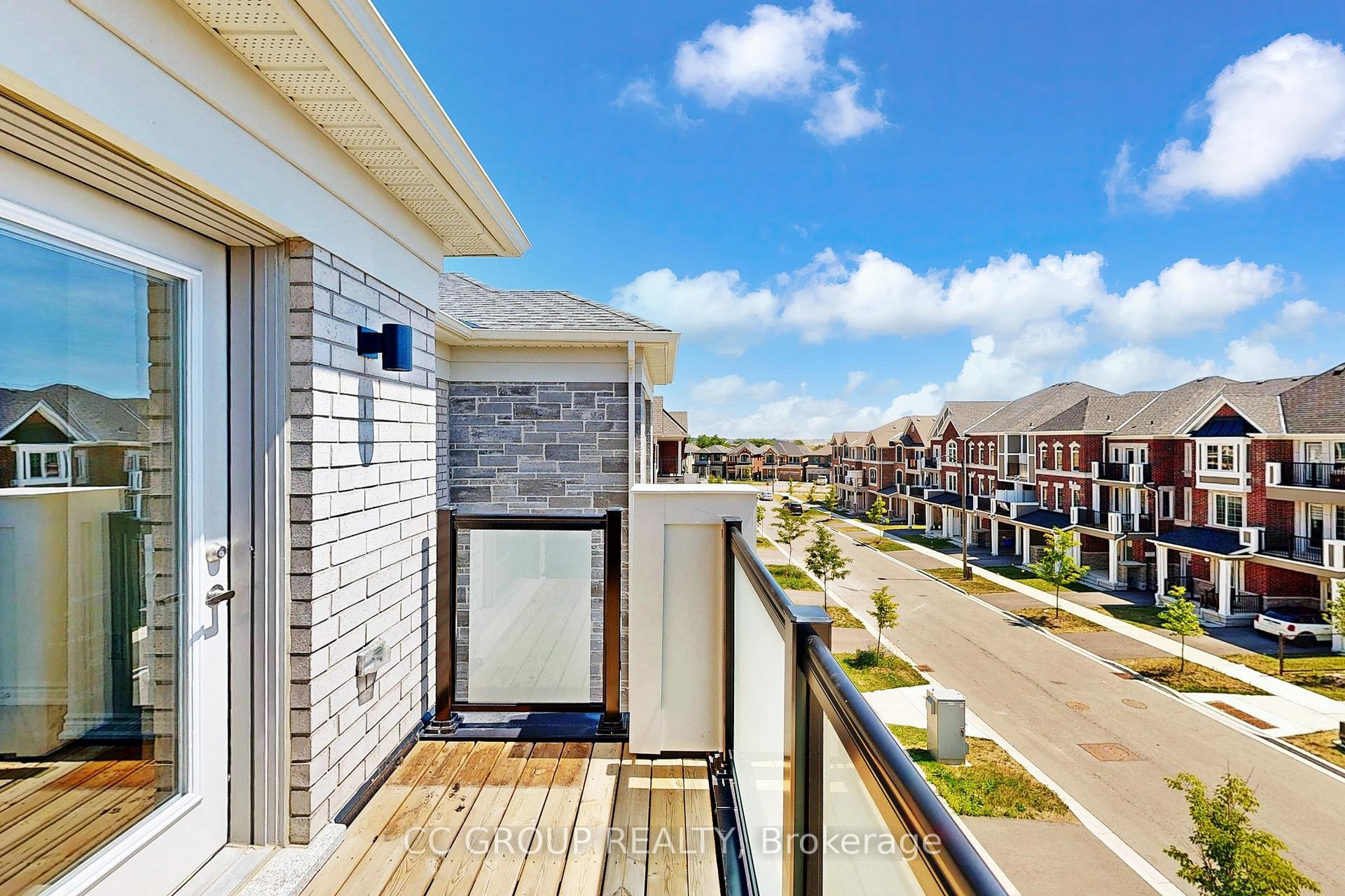 Photo 54 of 30 Thomas Frisby Jr Crescent, Markham, Victoria Square — HOMEH