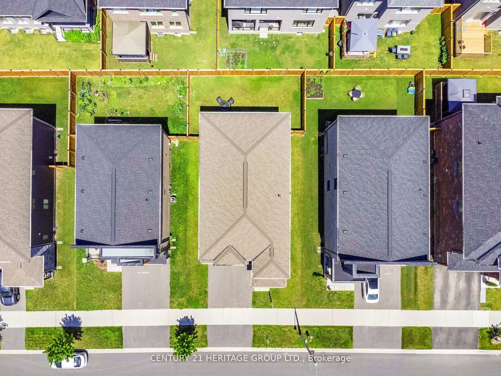 Photo 11 of 13 Mabern Street, Barrie, Holly — HOMEH