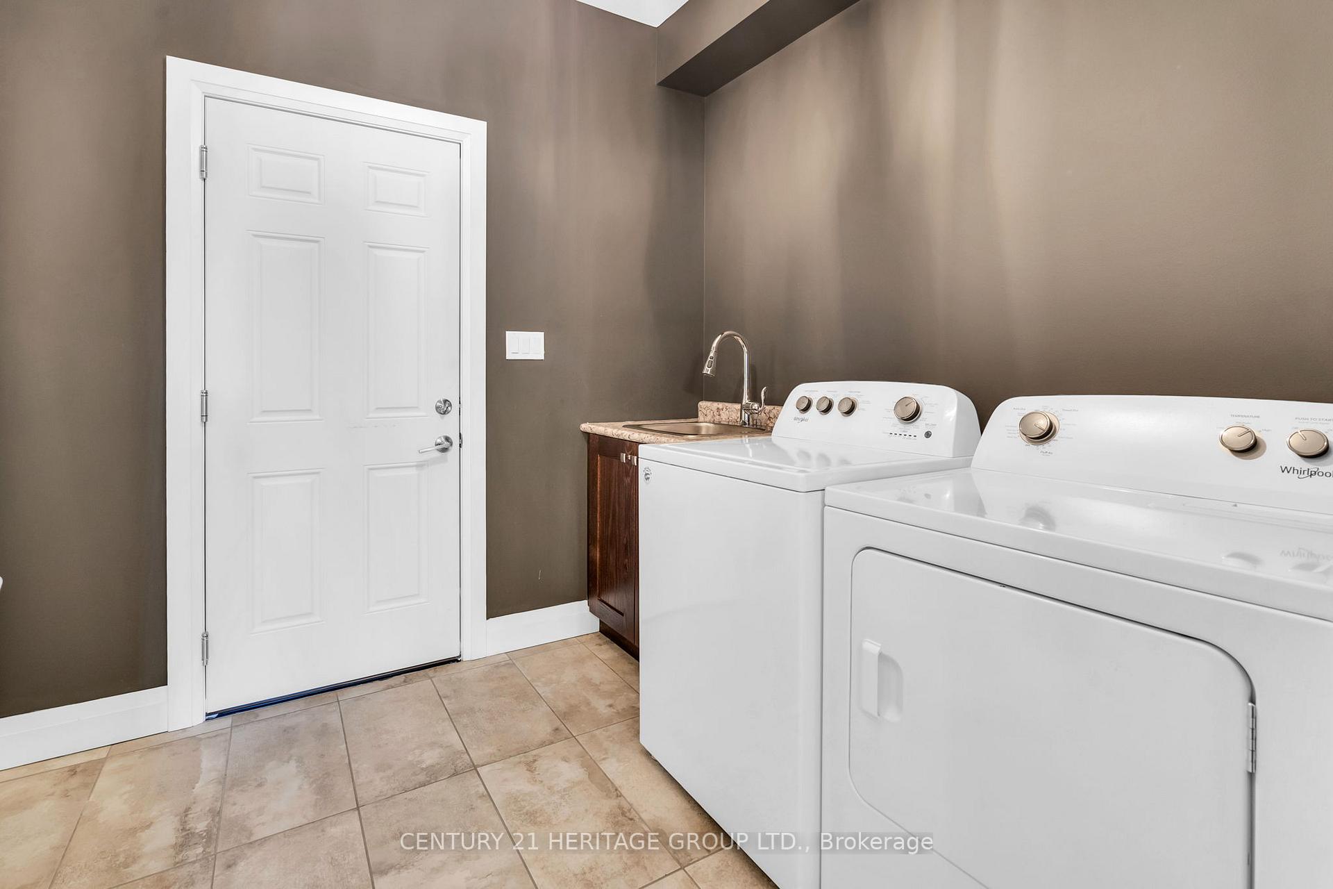 Photo 37 of 13 Mabern Street, Barrie, Holly — HOMEH