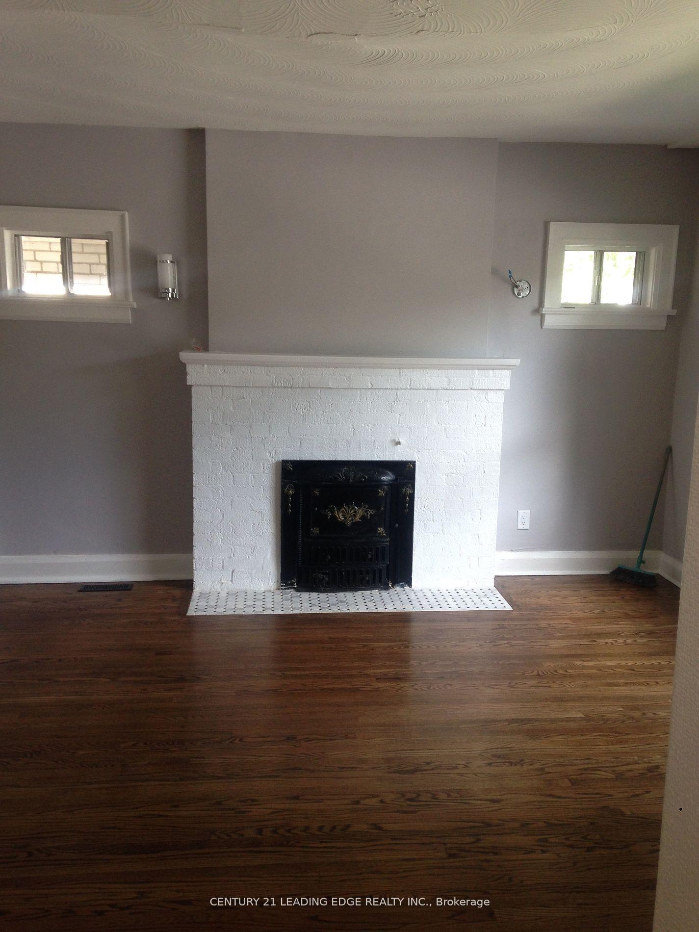 Photo 4 of 360A Lawrence Avenue W, Toronto, Bedford Park-Nortown — HOMEH