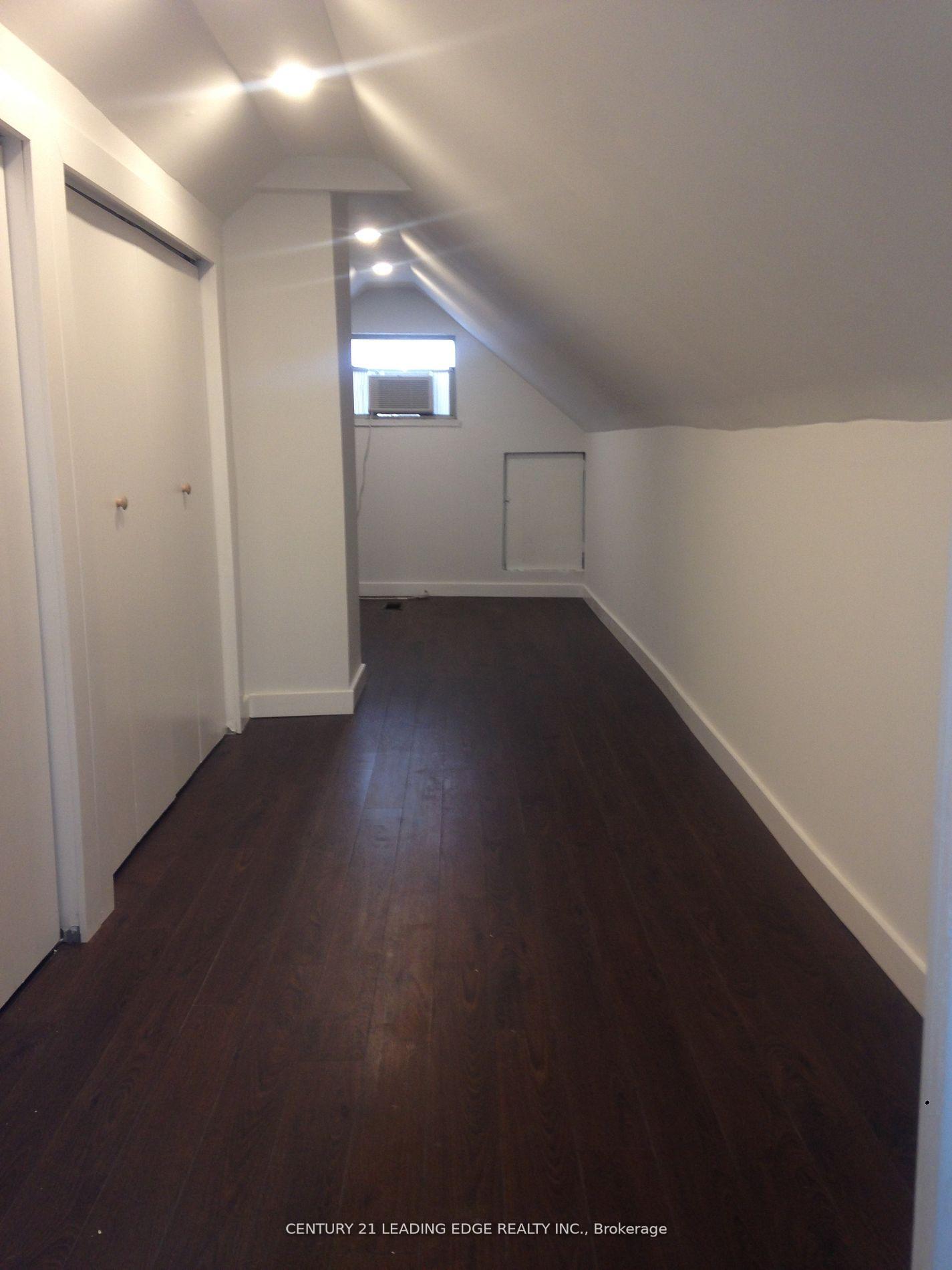 Photo 5 of 360A Lawrence Avenue W, Toronto, Bedford Park-Nortown — HOMEH