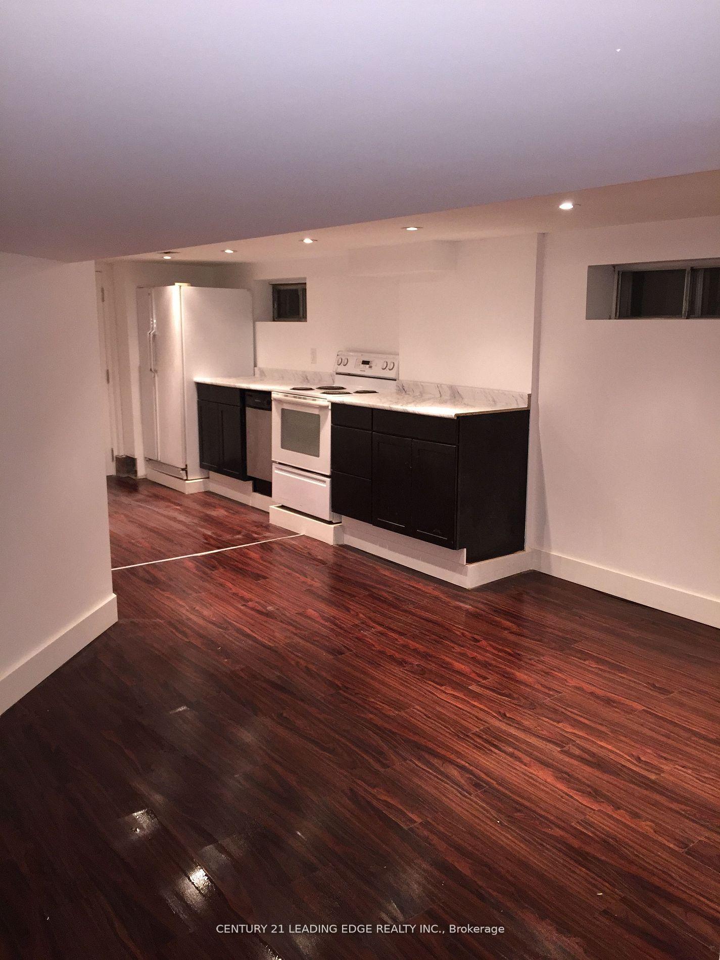 Photo 9 of 360A Lawrence Avenue W, Toronto, Bedford Park-Nortown — HOMEH