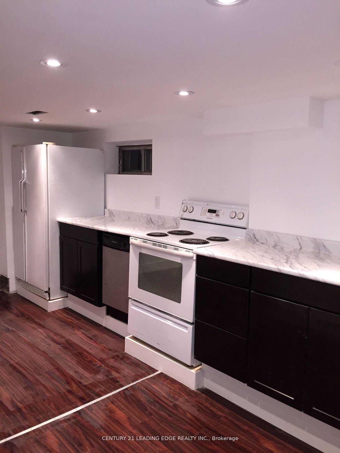 Photo 10 of 360A Lawrence Avenue W, Toronto, Bedford Park-Nortown — HOMEH