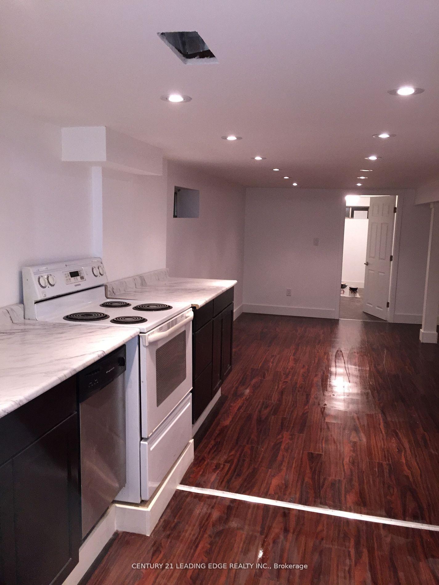 Photo 11 of 360A Lawrence Avenue W, Toronto, Bedford Park-Nortown — HOMEH