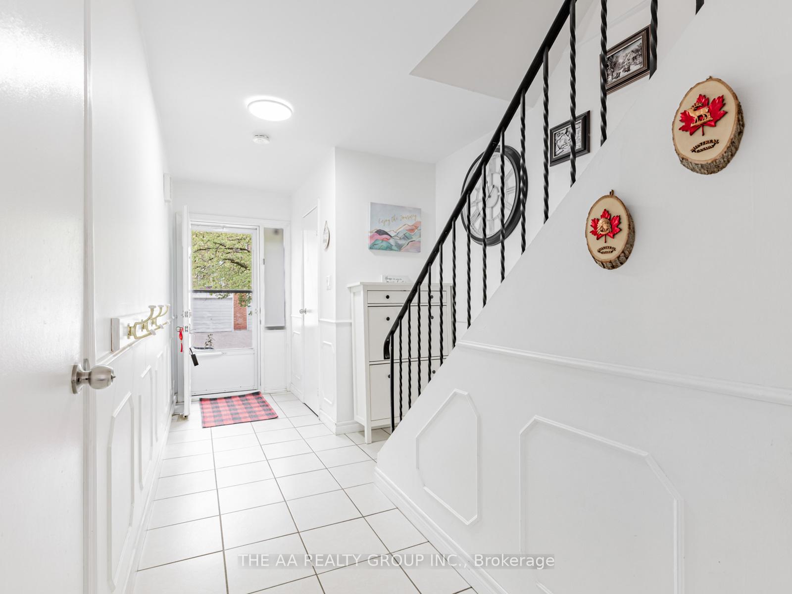 Photo 3 of Unit 20, 50 Bridletowne Circle, Scarborough, L'Amoreaux — HOMEH