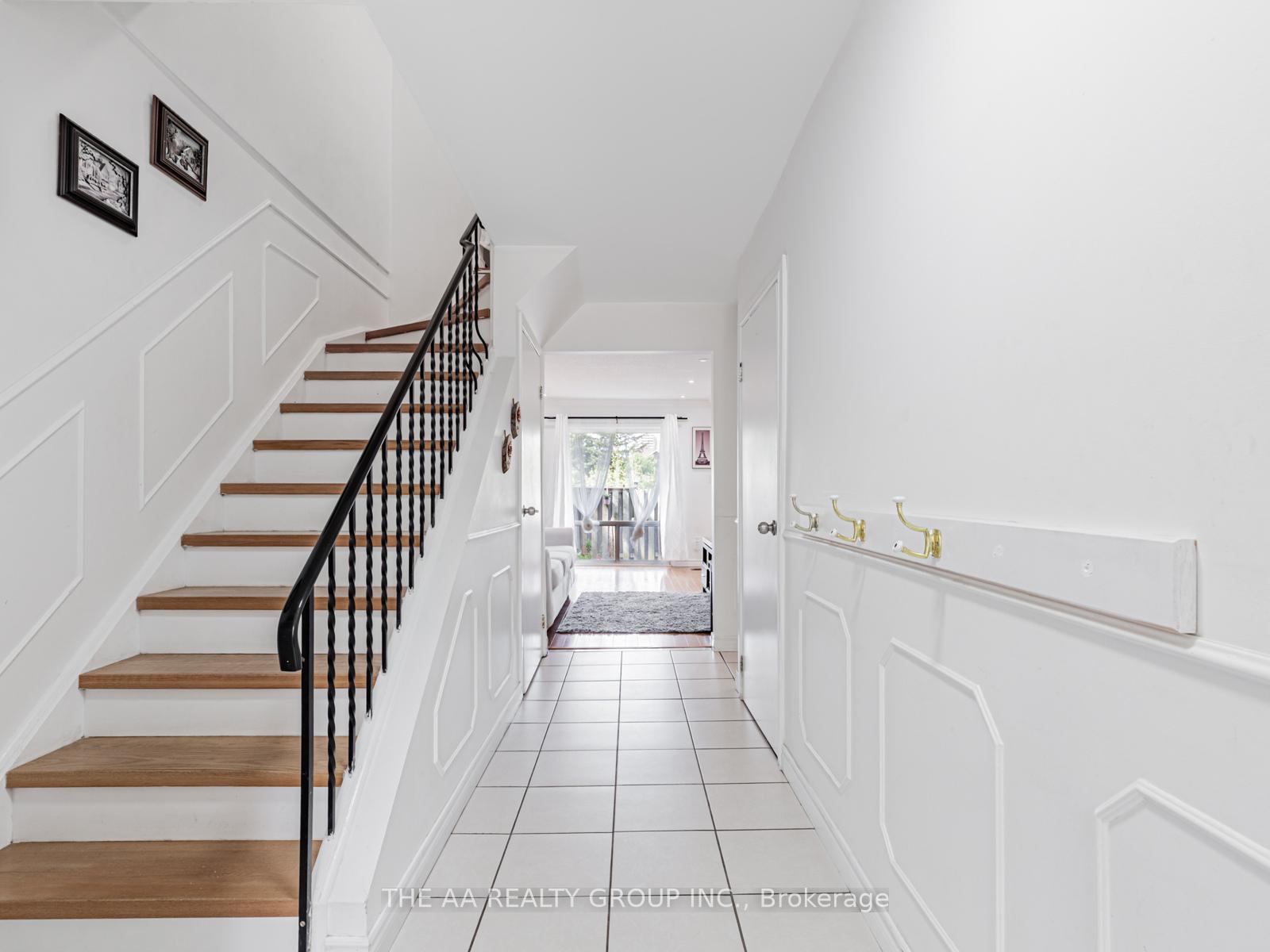 Photo 4 of Unit 20, 50 Bridletowne Circle, Scarborough, L'Amoreaux — HOMEH