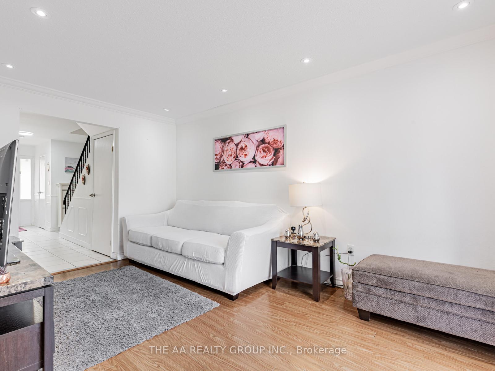 Photo 5 of Unit 20, 50 Bridletowne Circle, Scarborough, L'Amoreaux — HOMEH