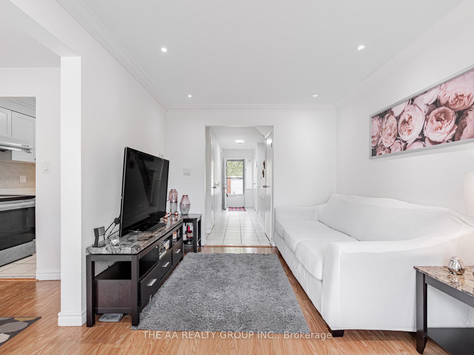 Photo 8 of Unit 20, 50 Bridletowne Circle, Scarborough, L'Amoreaux — HOMEH