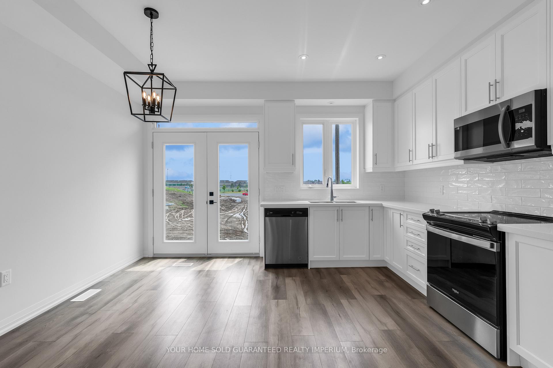 Photo 3 of Unit 39, 61 Soho Street, Hamilton, Stoney Creek — HOMEH