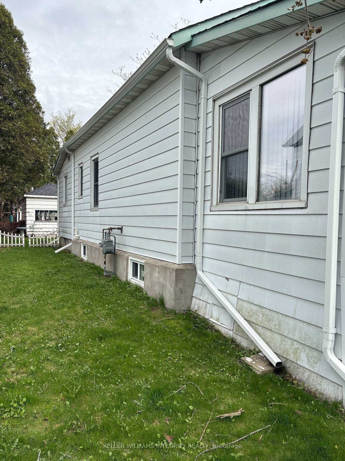 Photo 2 of 541 Adolphus Street, Cornwall — HOMEH