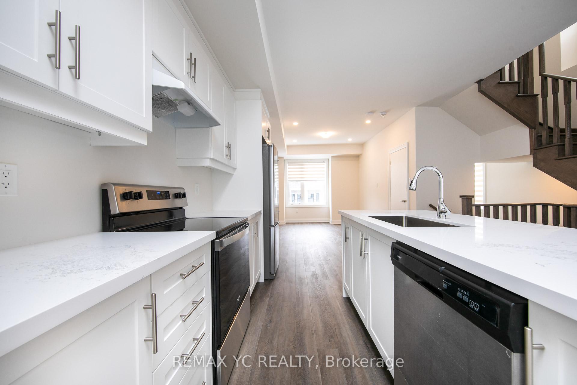 Photo 2 of 140 Rattenbury Road, Vaughan, Patterson — HOMEH