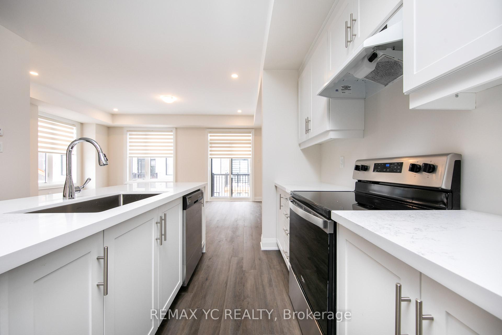 Photo 3 of 140 Rattenbury Road, Vaughan, Patterson — HOMEH