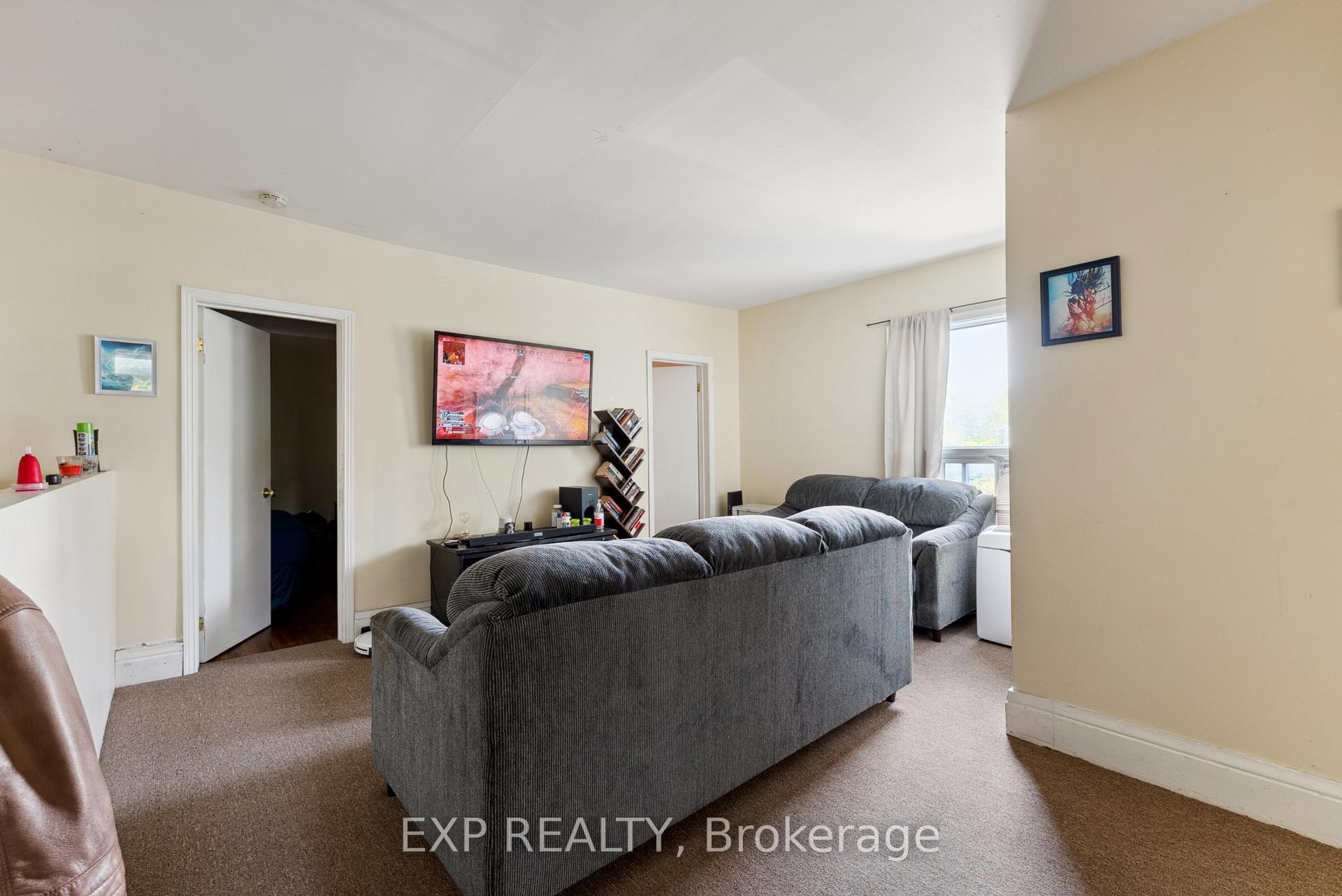 Photo 12 of 17 Spring Street, Quinte West, Trenton Ward — HOMEH