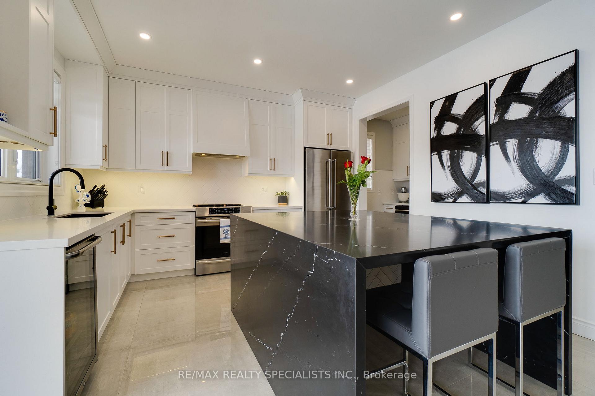 Photo 16 of 81 Larry Crescent, Haldimand — HOMEH