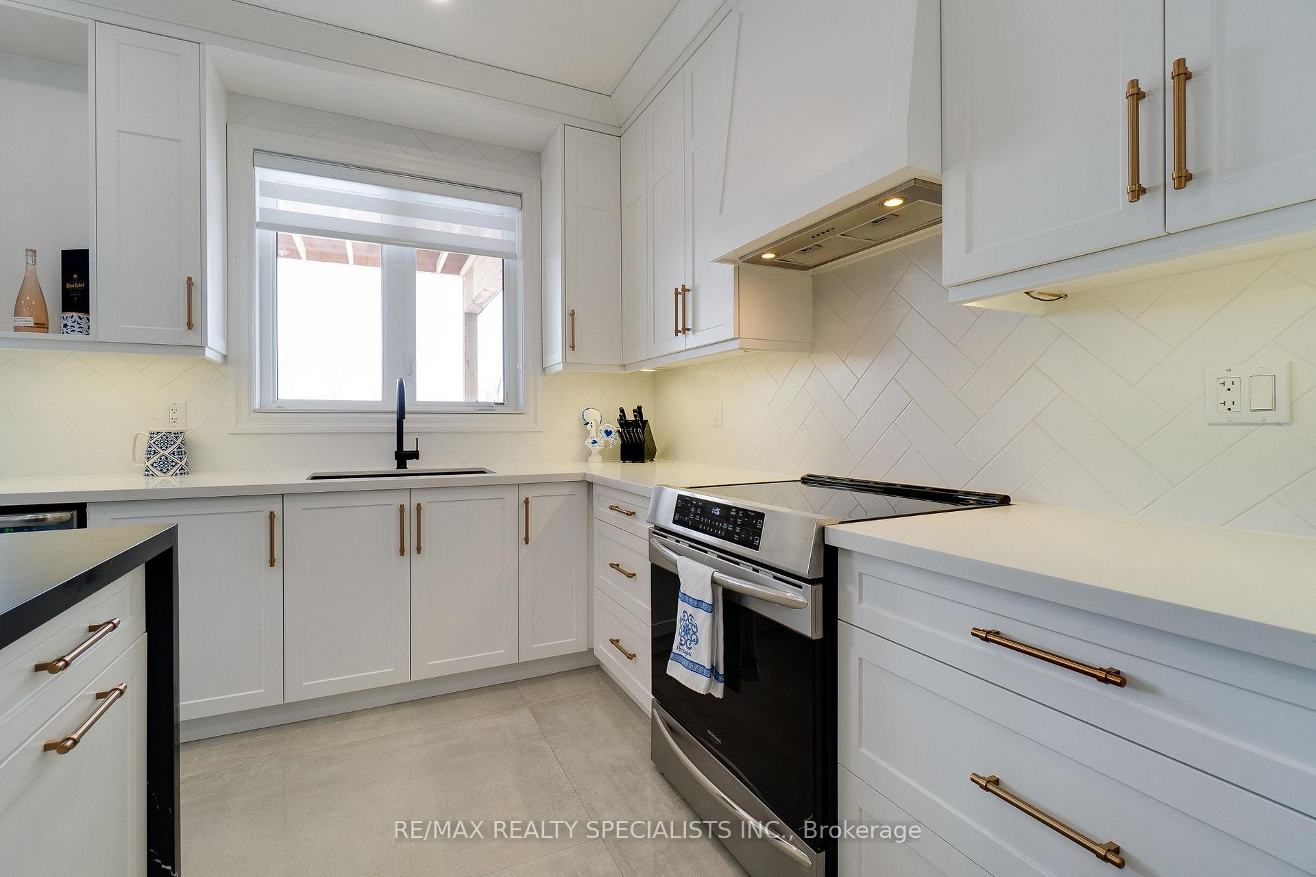 Photo 37 of 81 Larry Crescent, Haldimand — HOMEH