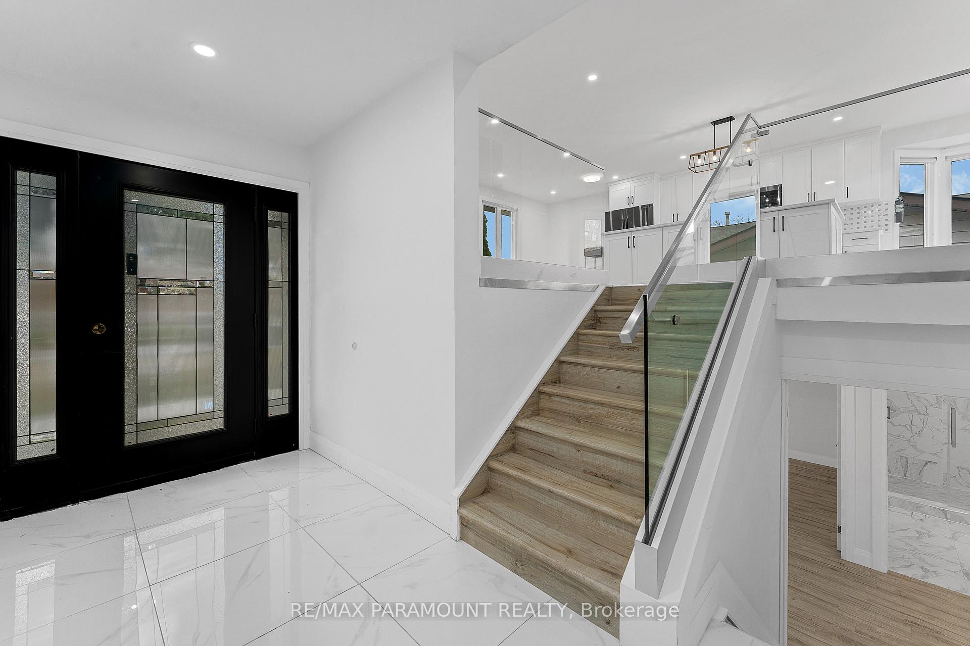 Photo 3 of 511 Gauthier Drive, Tecumseh — HOMEH