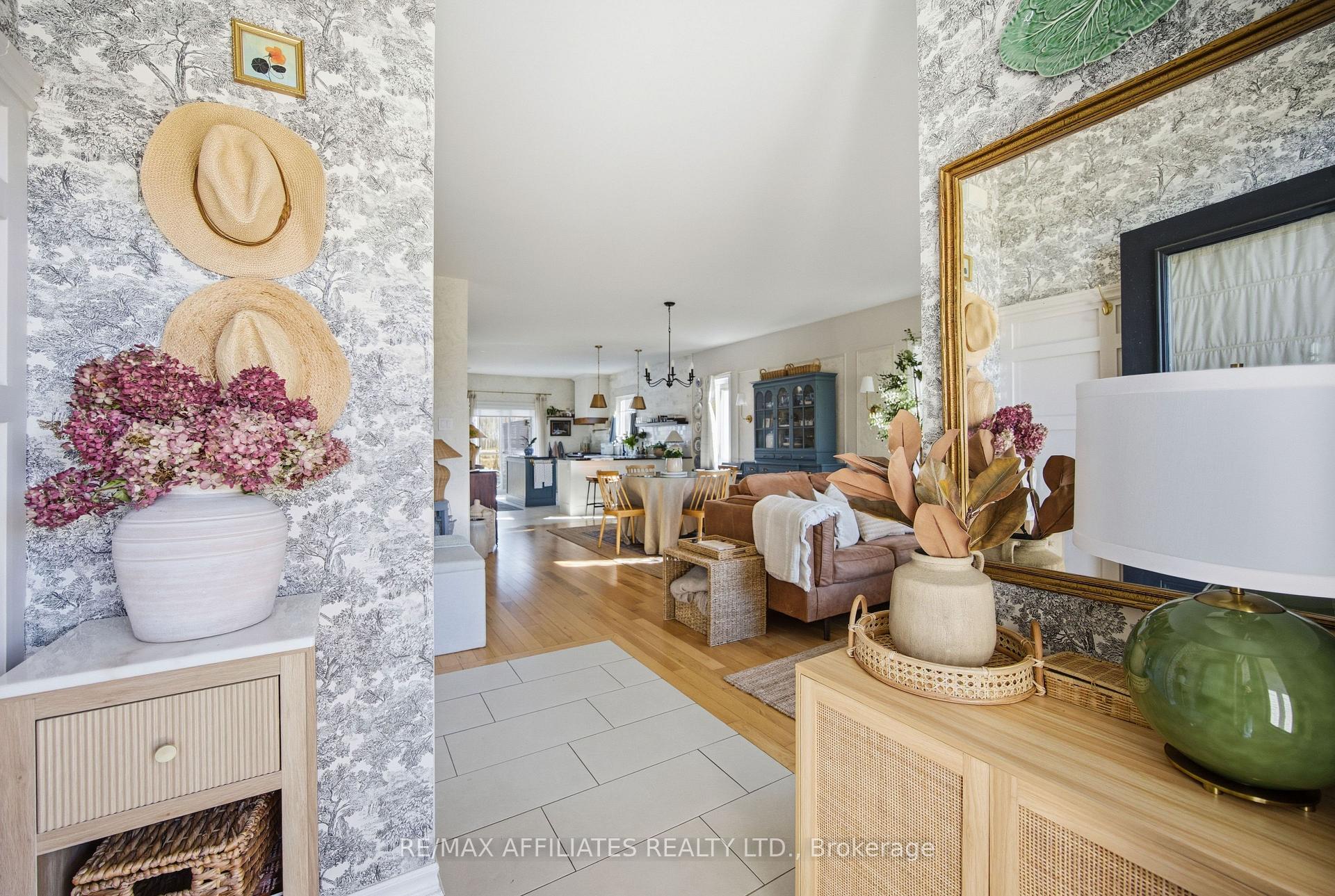 Photo 5 of 19 Senators Gate Drive, Perth — HOMEH