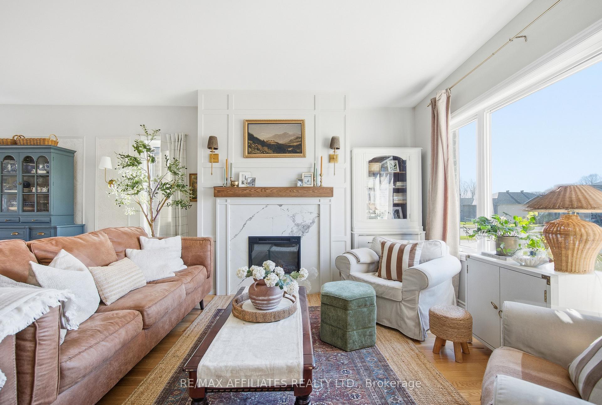 Photo 9 of 19 Senators Gate Drive, Perth — HOMEH