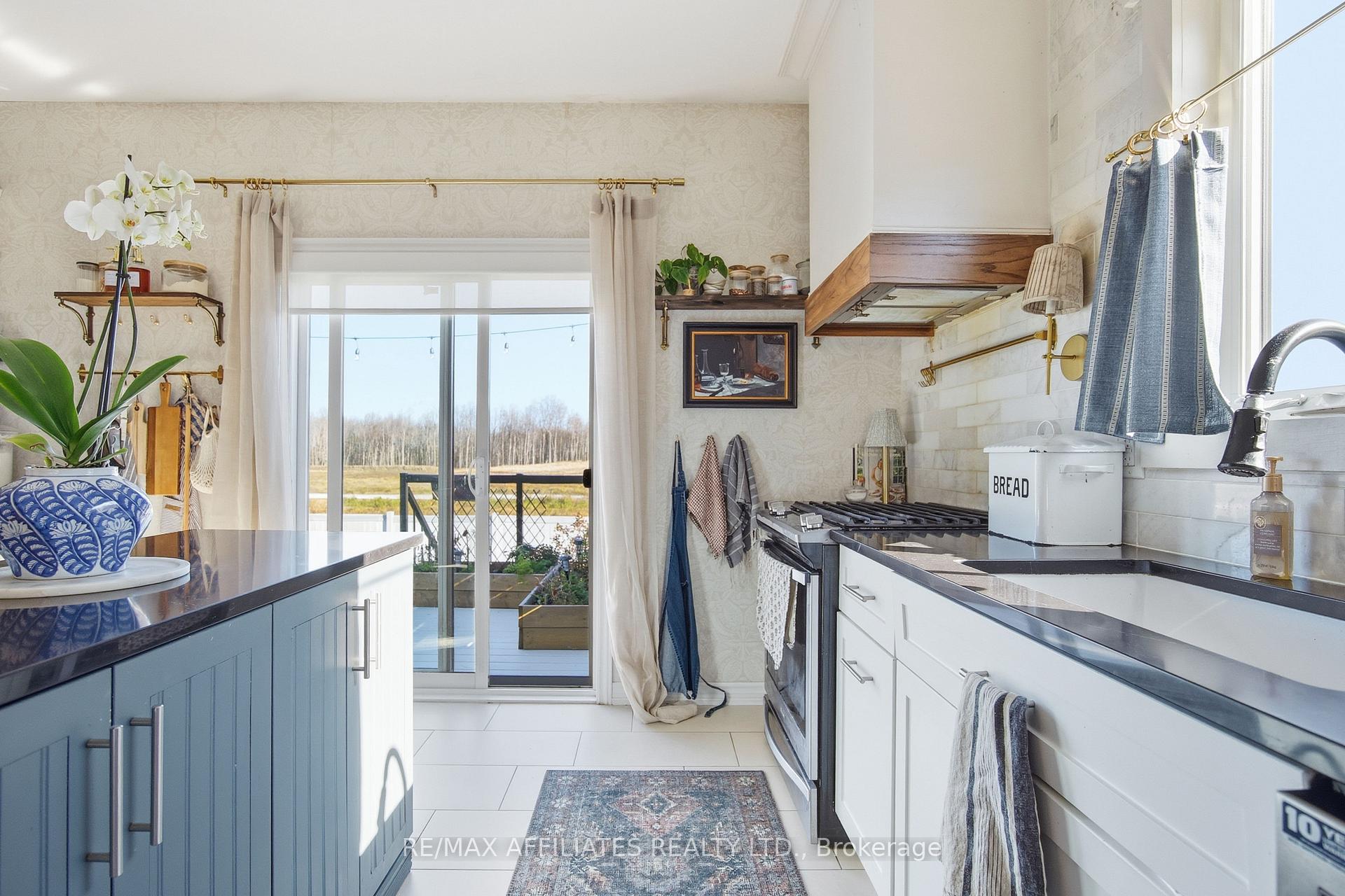 Photo 15 of 19 Senators Gate Drive, Perth — HOMEH