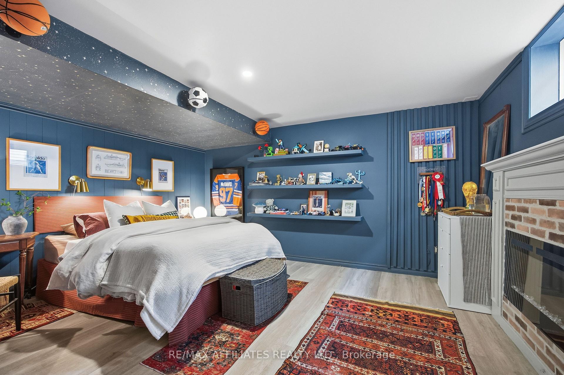 Photo 30 of 19 Senators Gate Drive, Perth — HOMEH