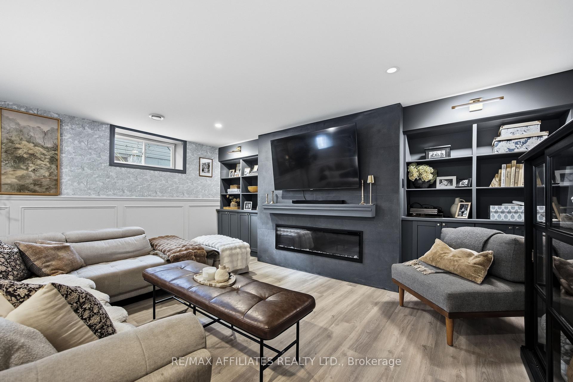 Photo 34 of 19 Senators Gate Drive, Perth — HOMEH