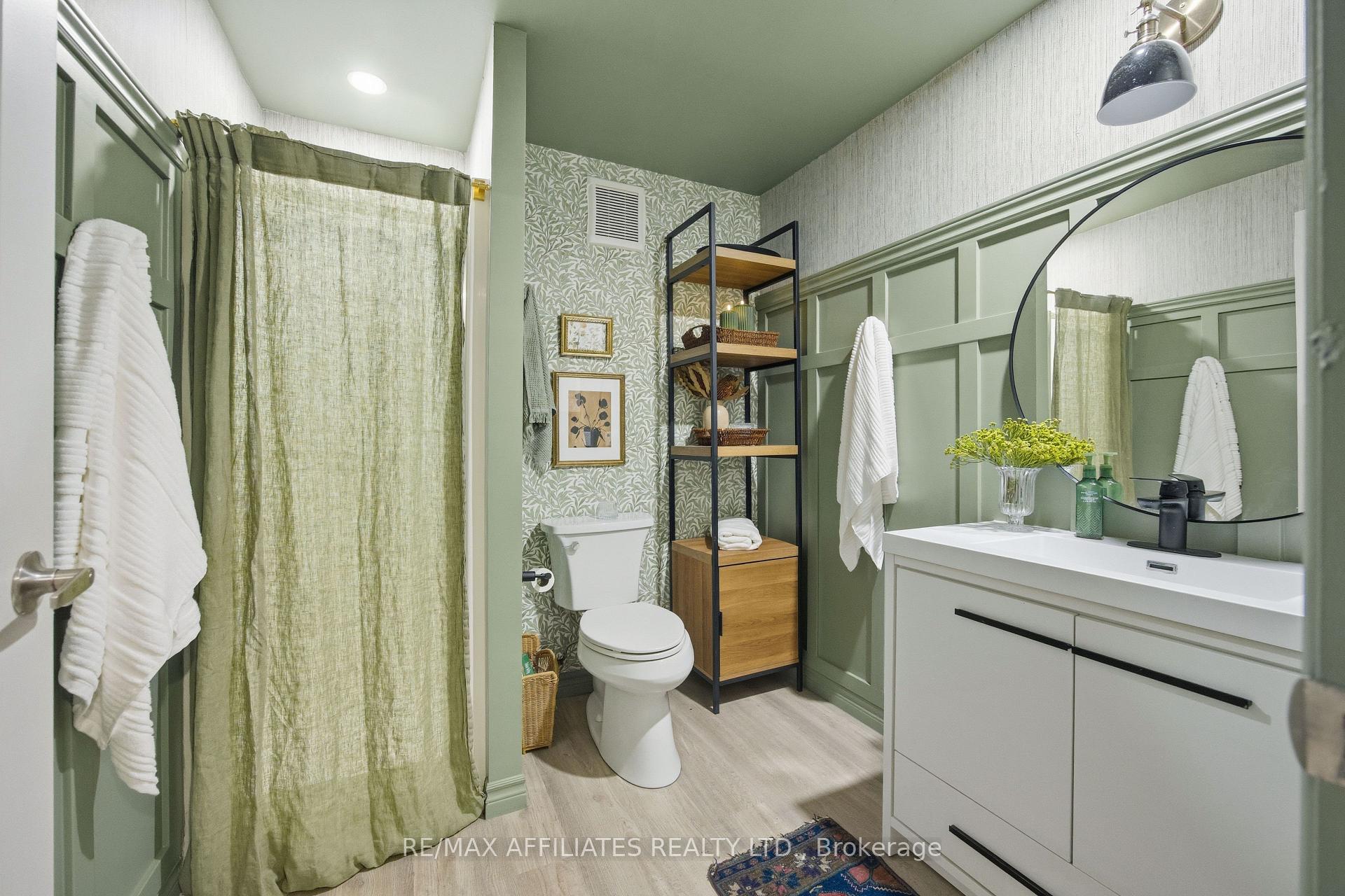 Photo 39 of 19 Senators Gate Drive, Perth — HOMEH