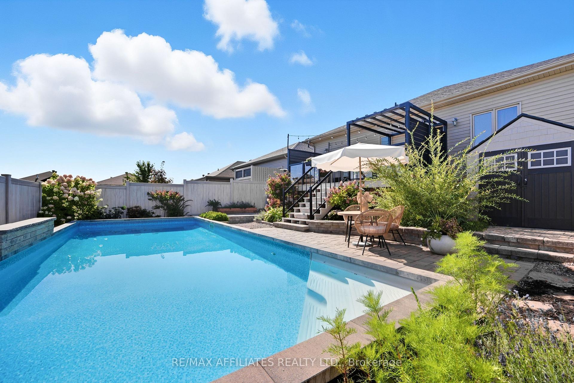 Photo 41 of 19 Senators Gate Drive, Perth — HOMEH