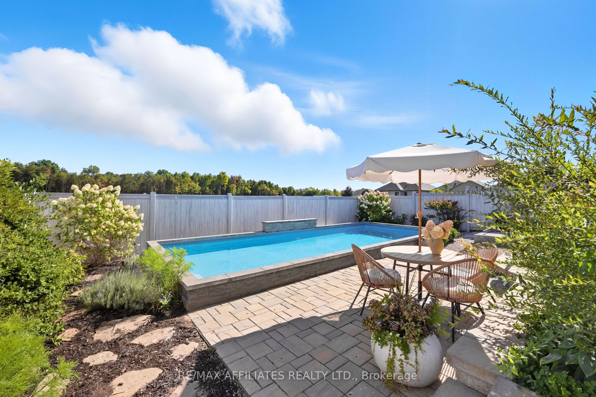 Photo 45 of 19 Senators Gate Drive, Perth — HOMEH