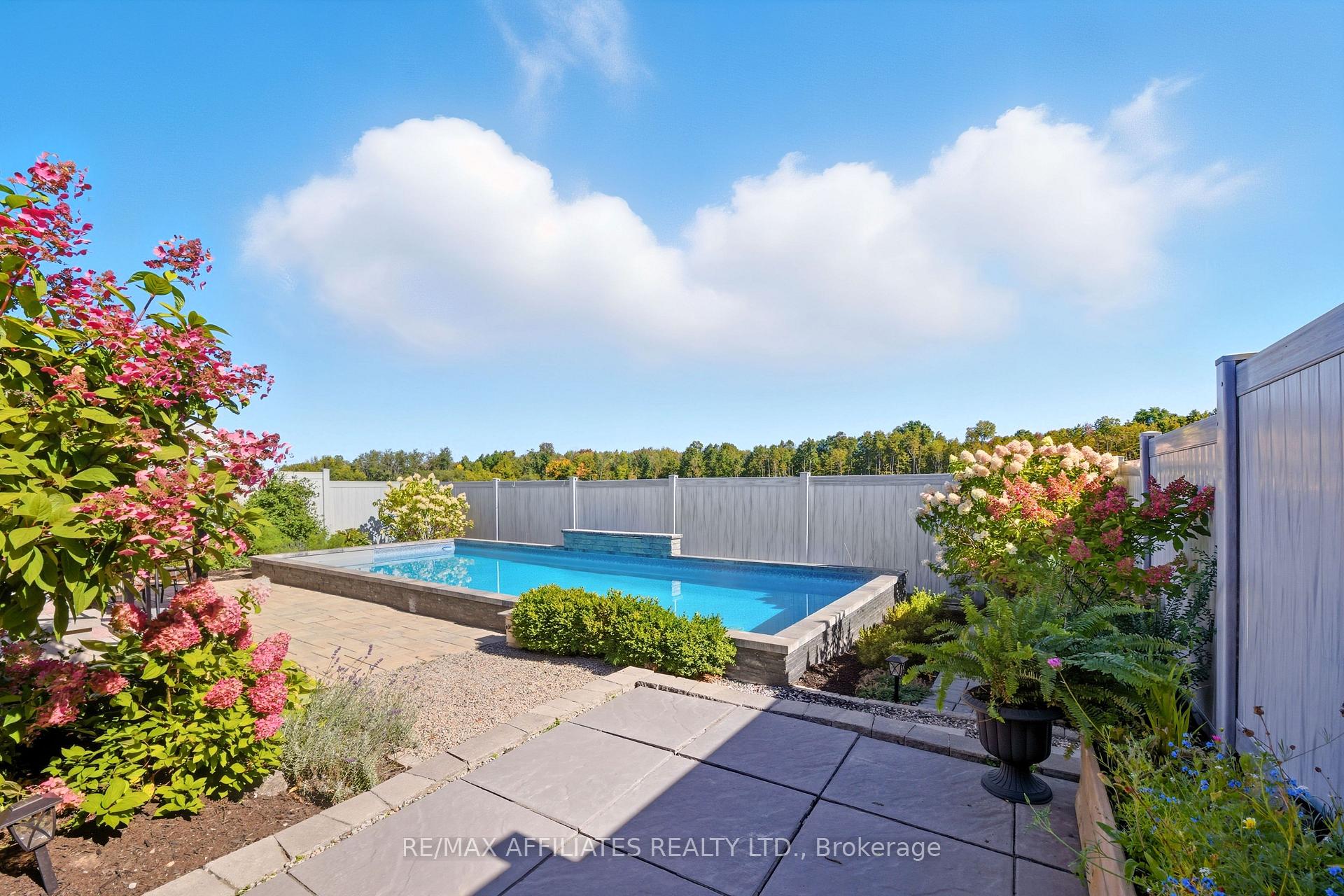 Photo 46 of 19 Senators Gate Drive, Perth — HOMEH